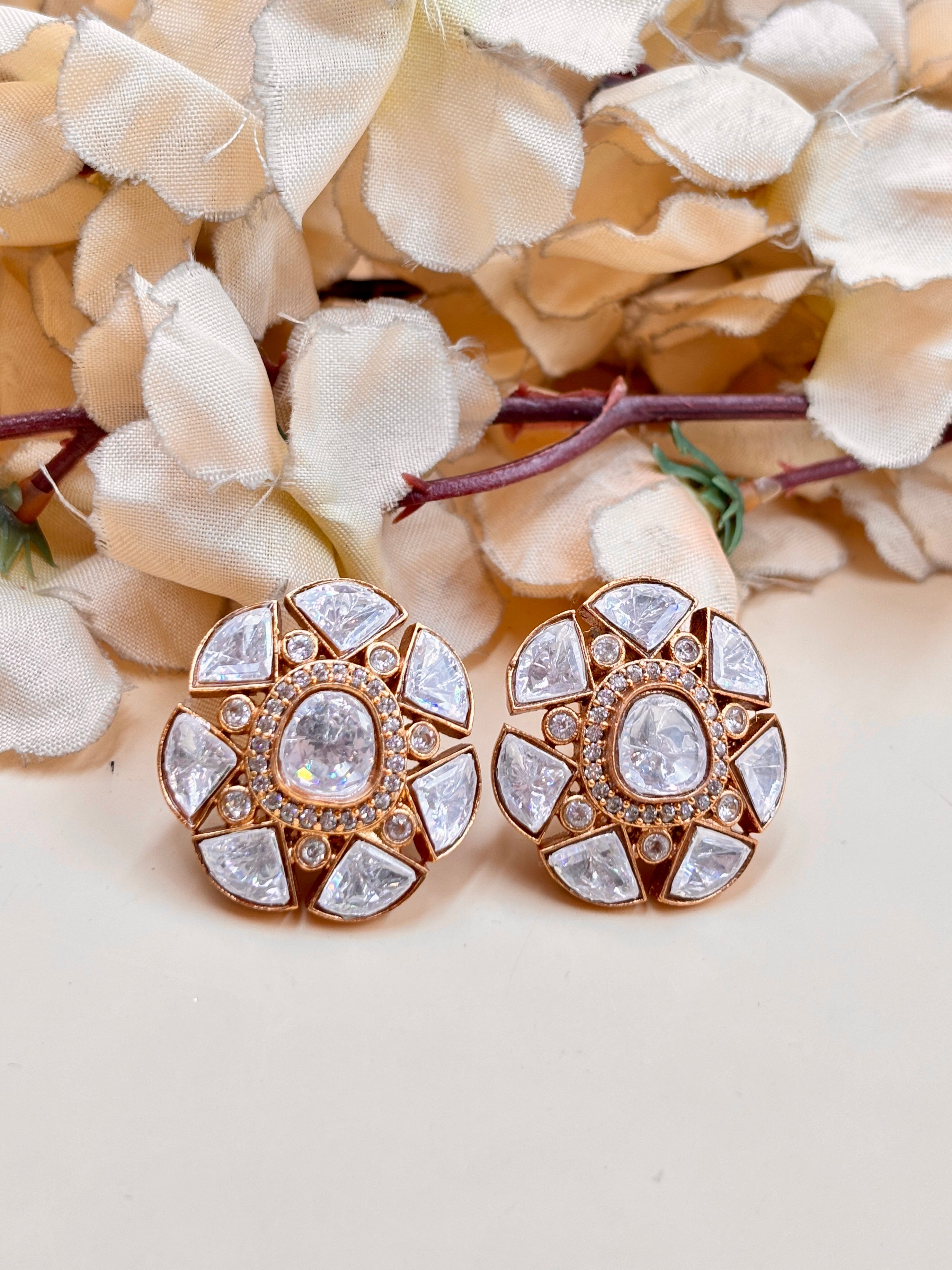AIARA EARRING