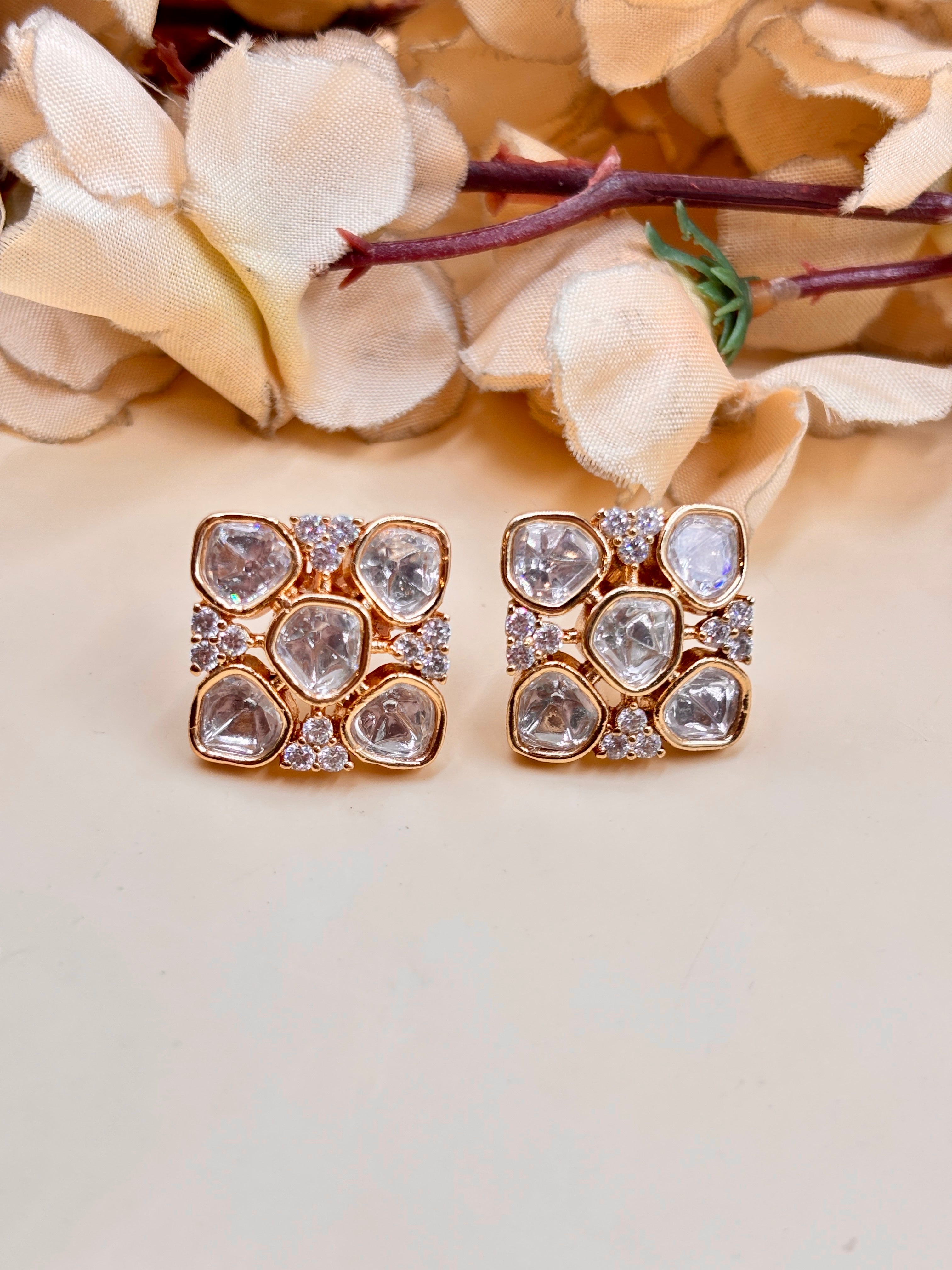 RUHI EARRING