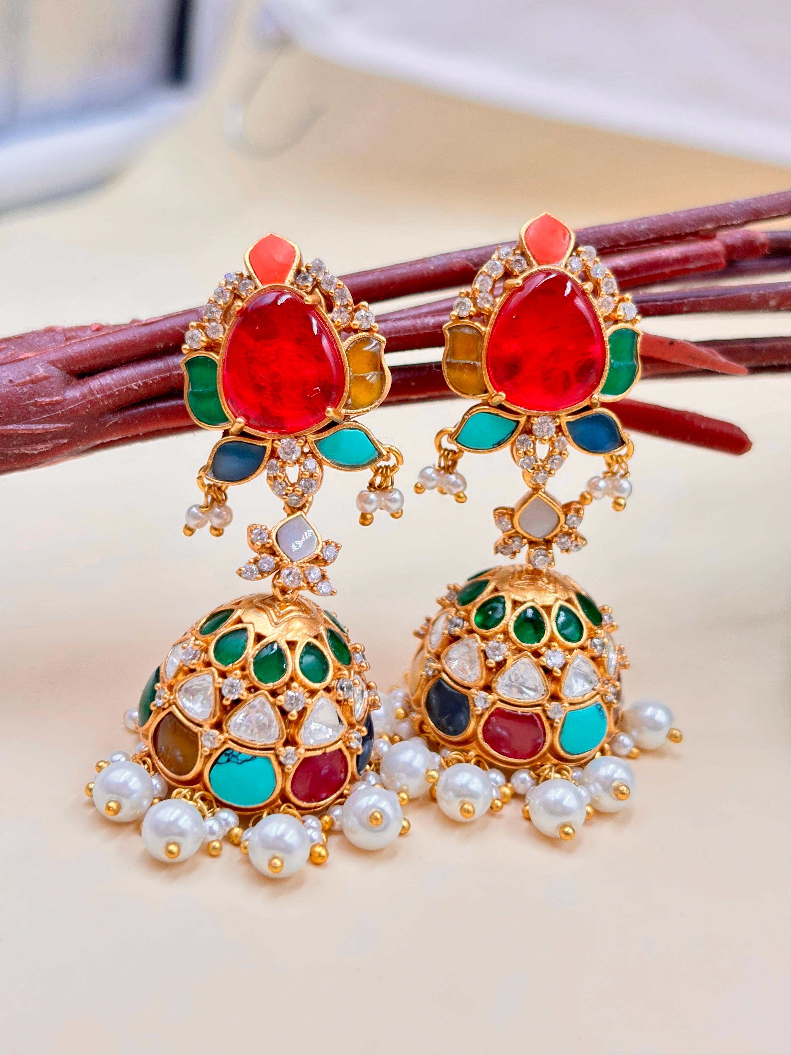MYLA EARRING