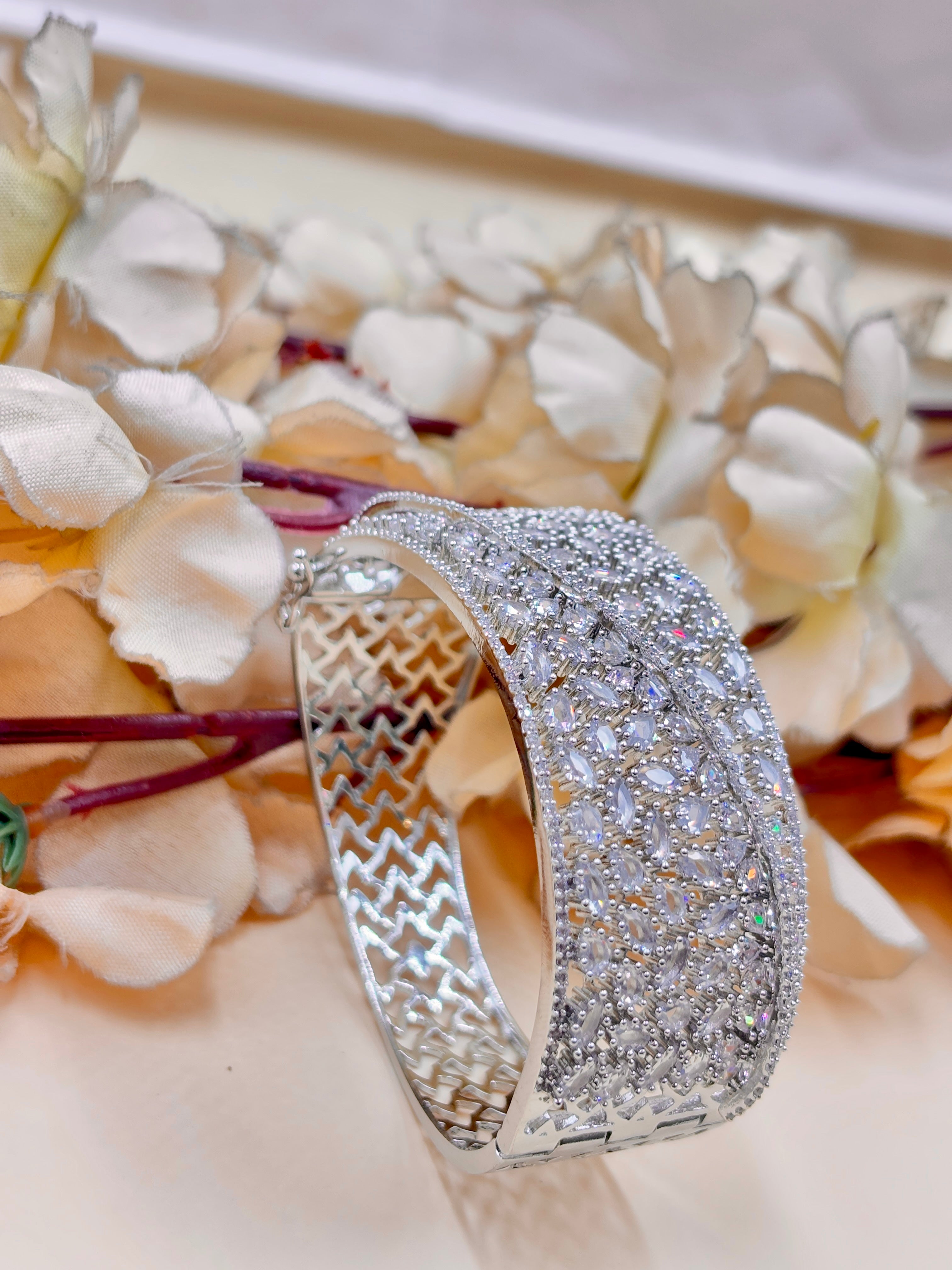 KASHVI BRACELET