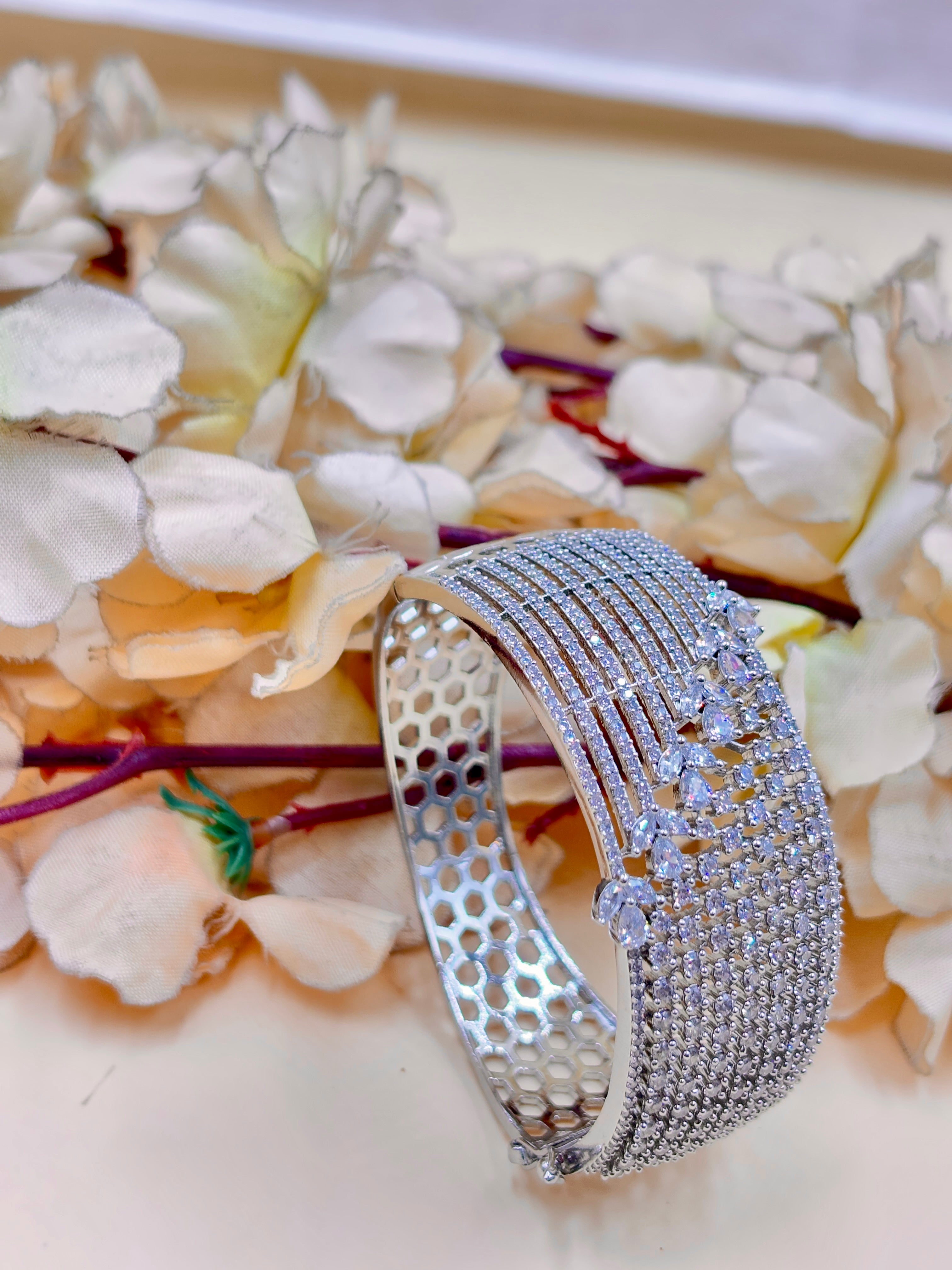 VIBHA BRACELET