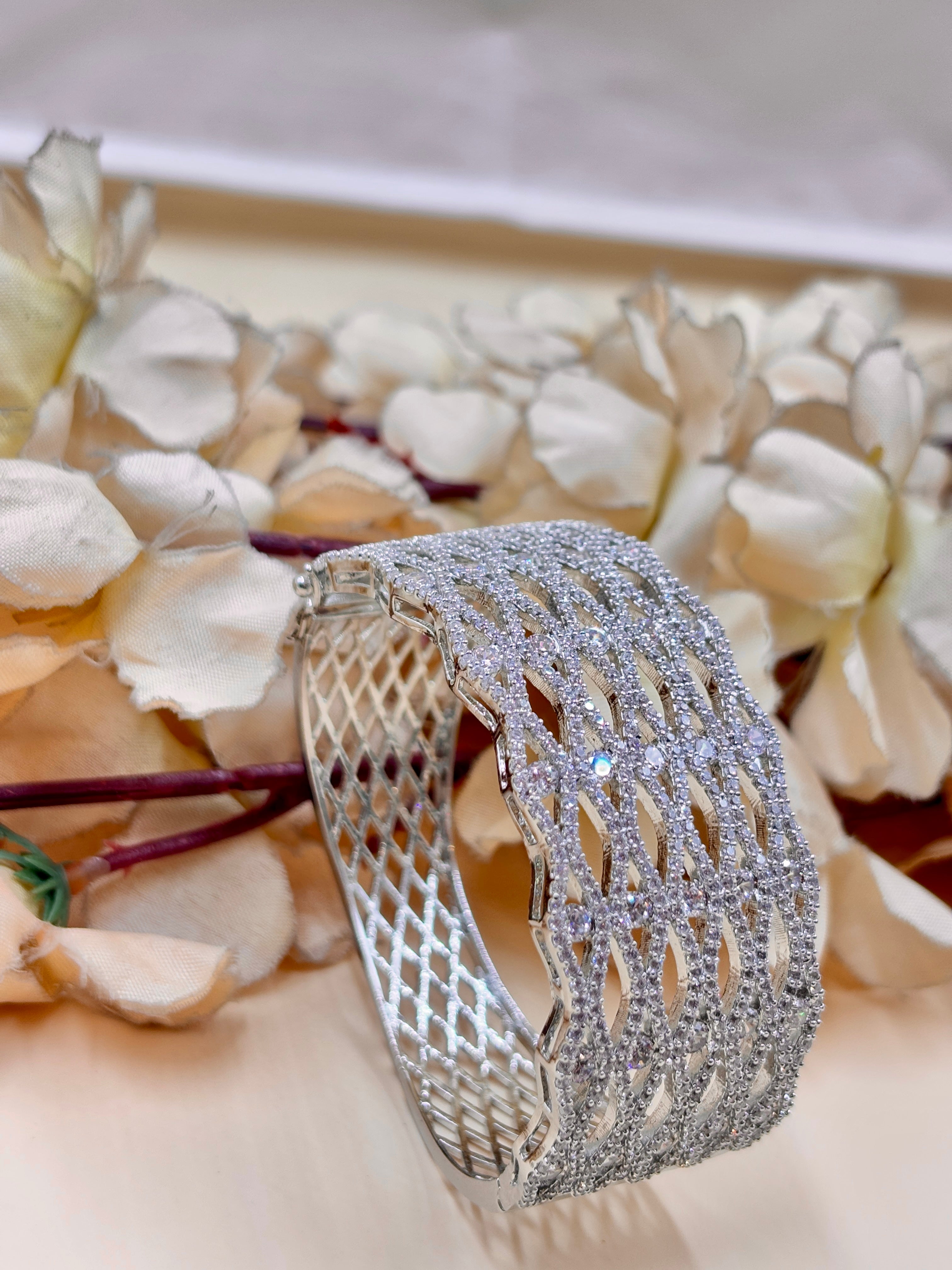 MISHI BRACELET