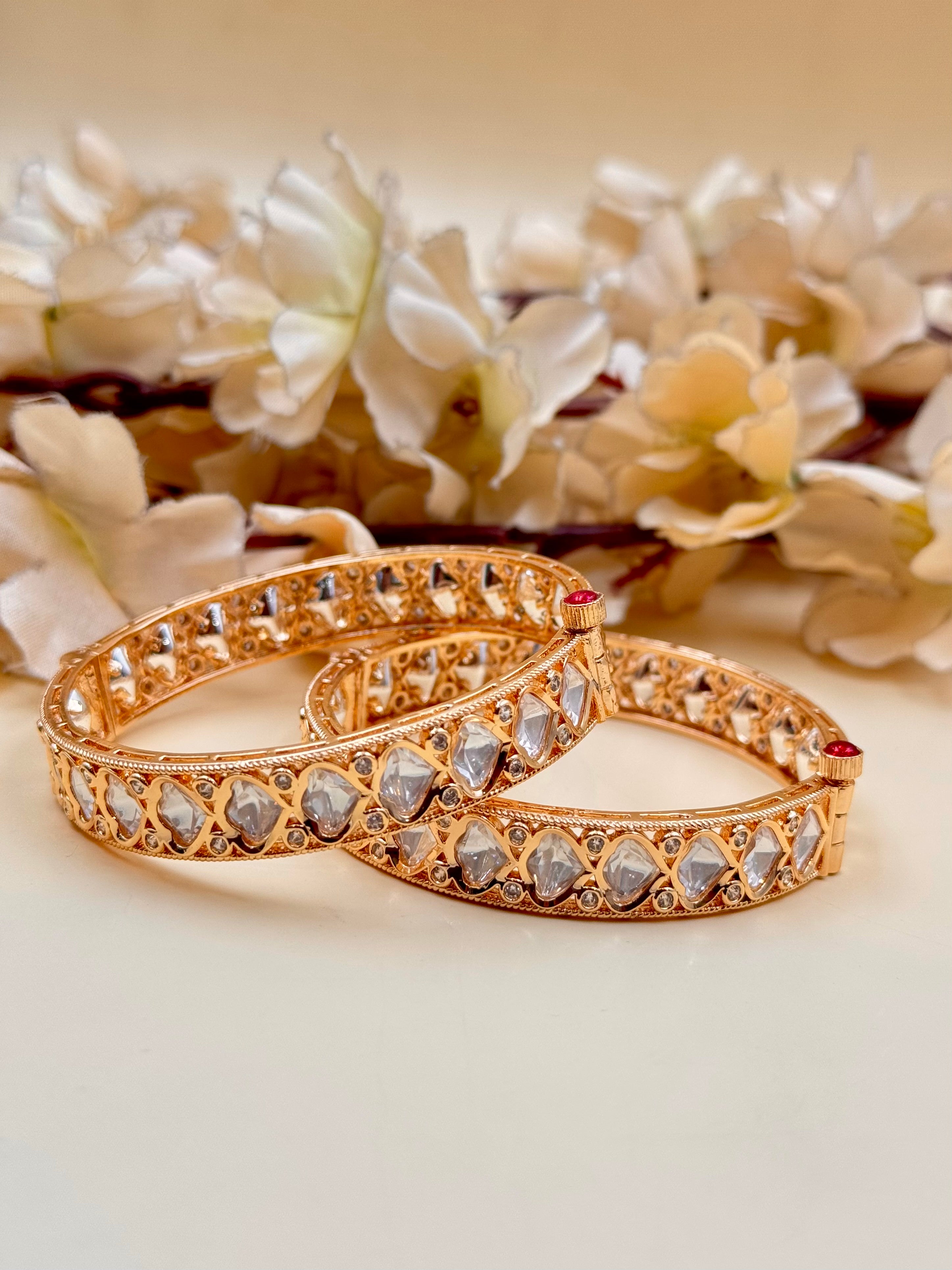 SHANAYA BANGLE