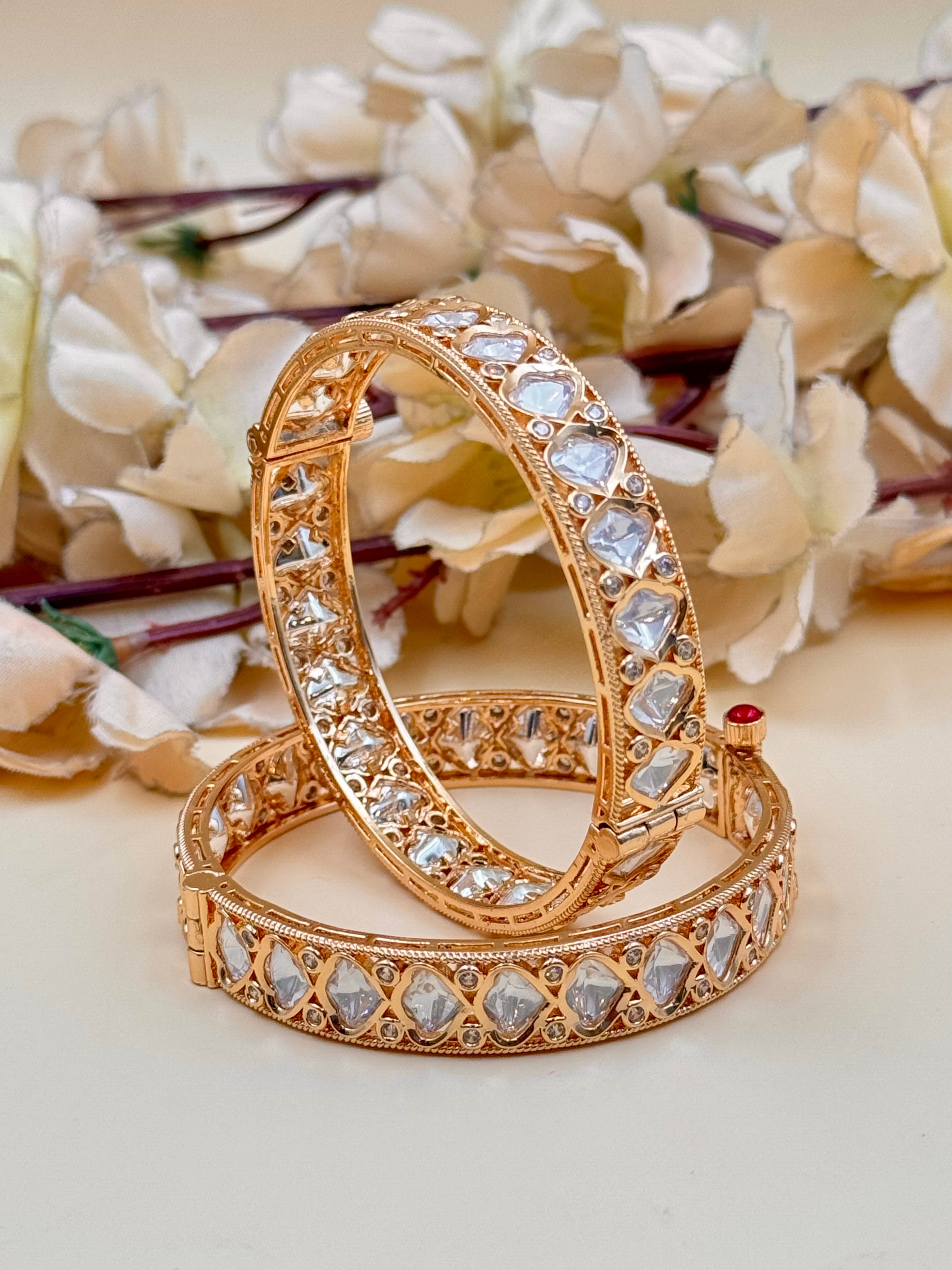 SHANAYA BANGLE