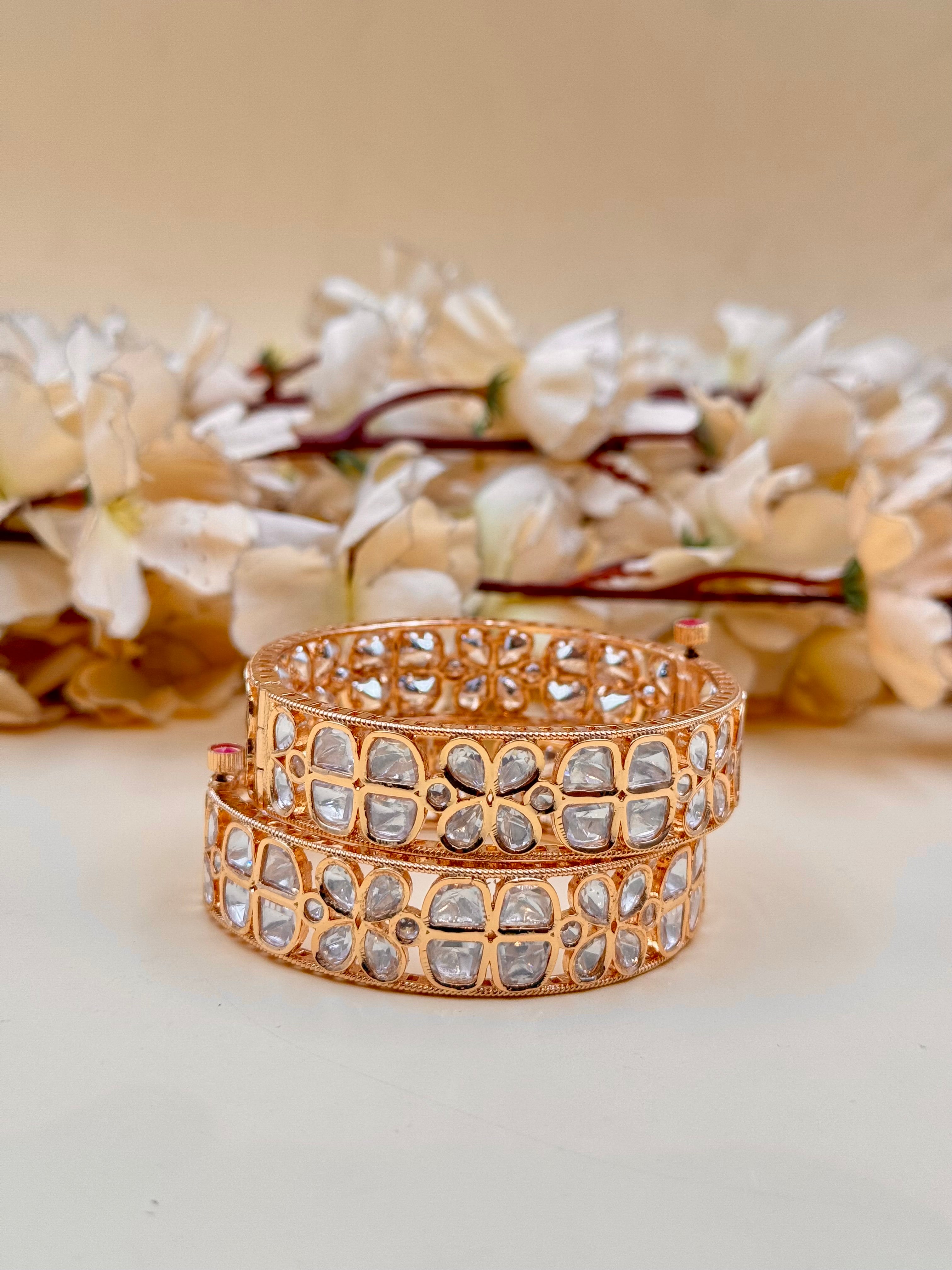 SAATVI BANGLE