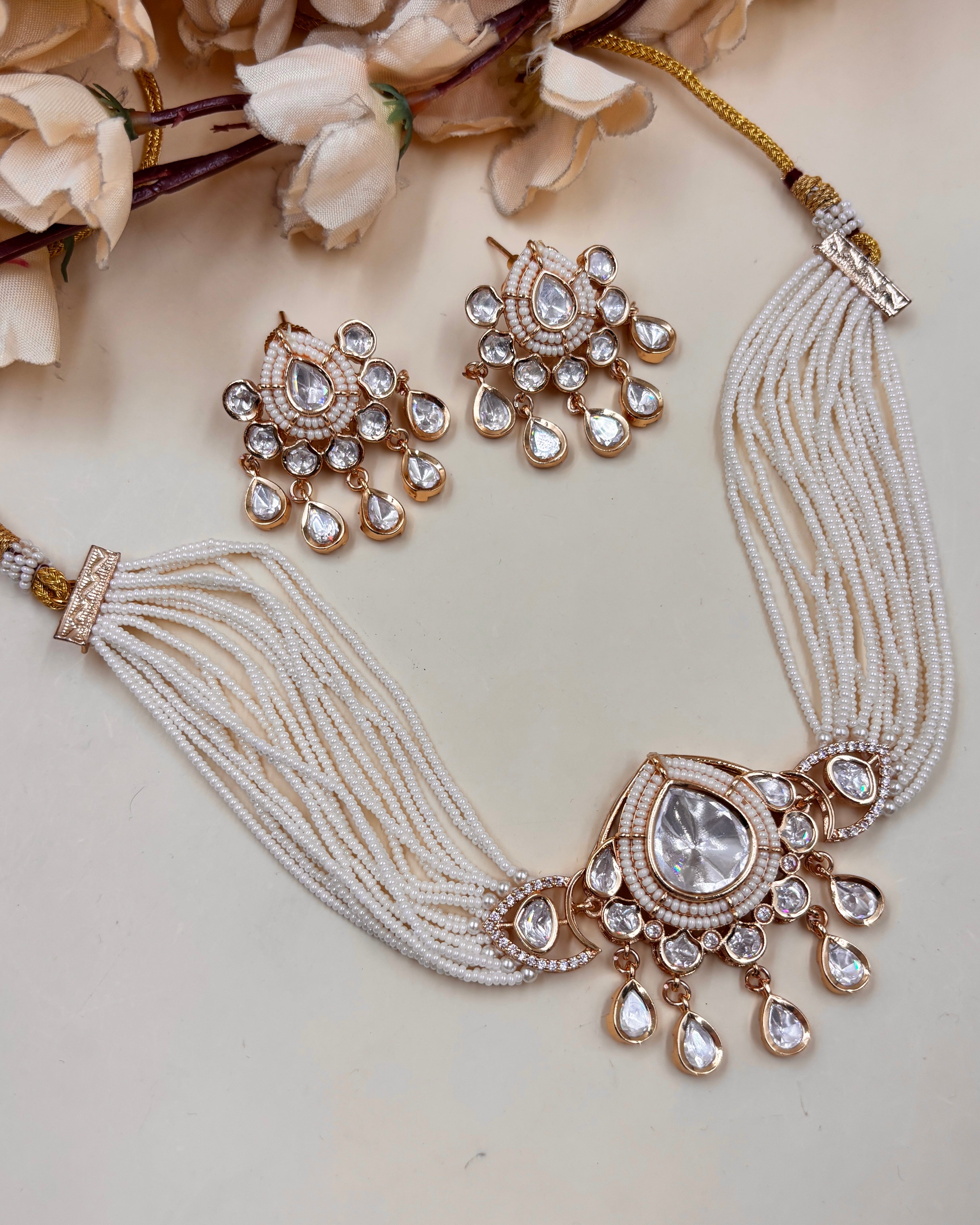 YUKTA NECKLACE
