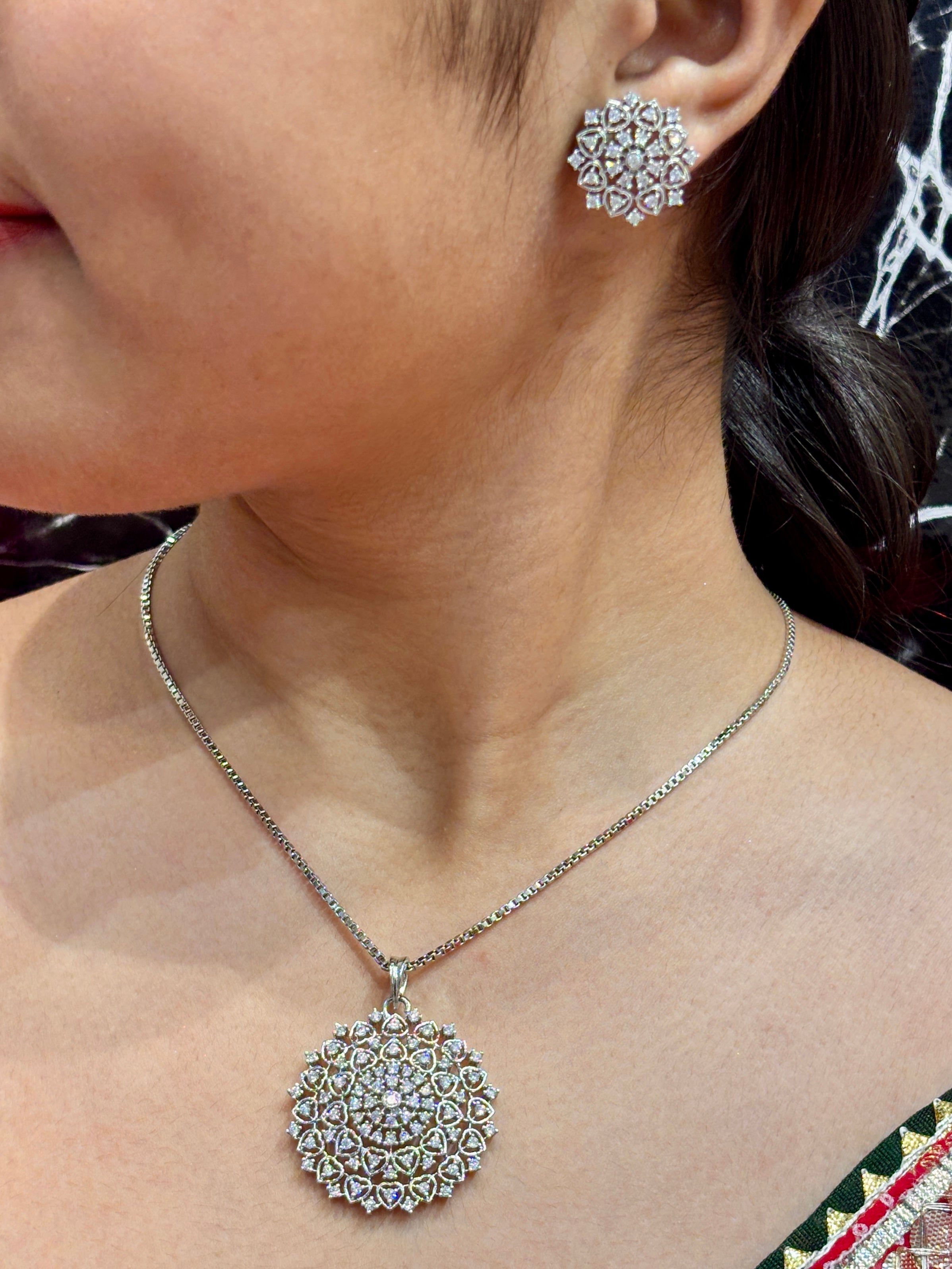 JEEVIKA PENDANT