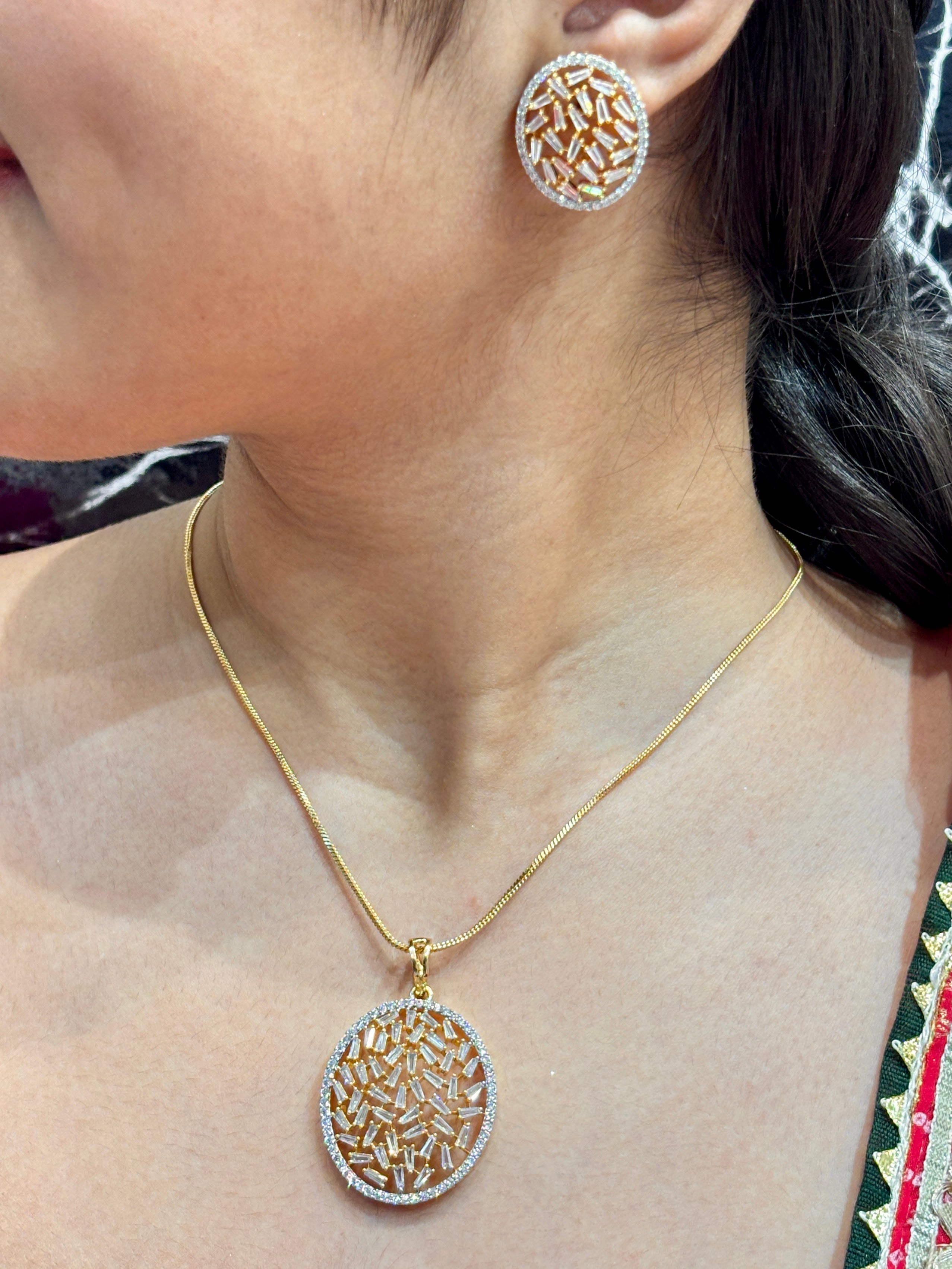 CHARVI PENDANT
