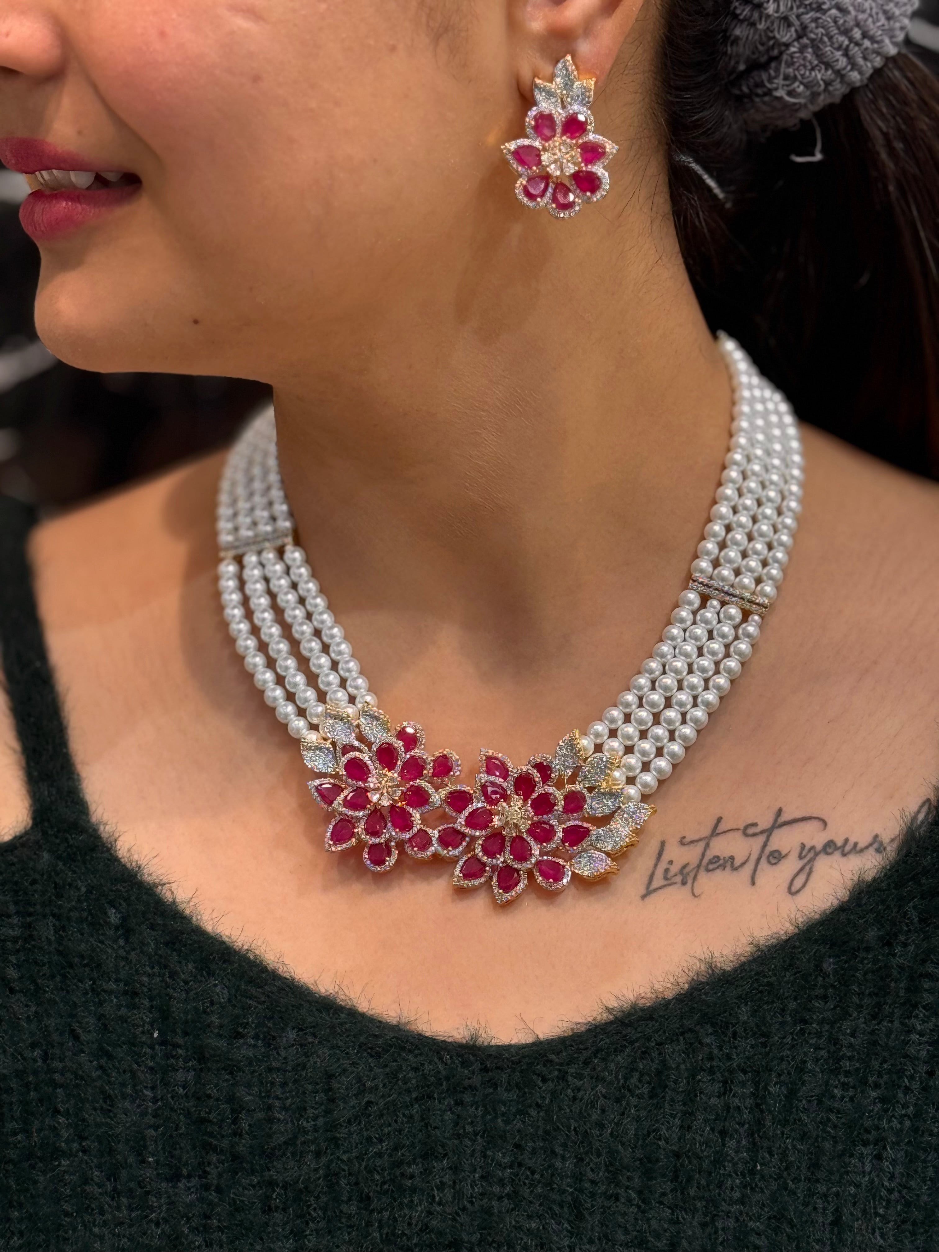 KIRTI NECKLACE