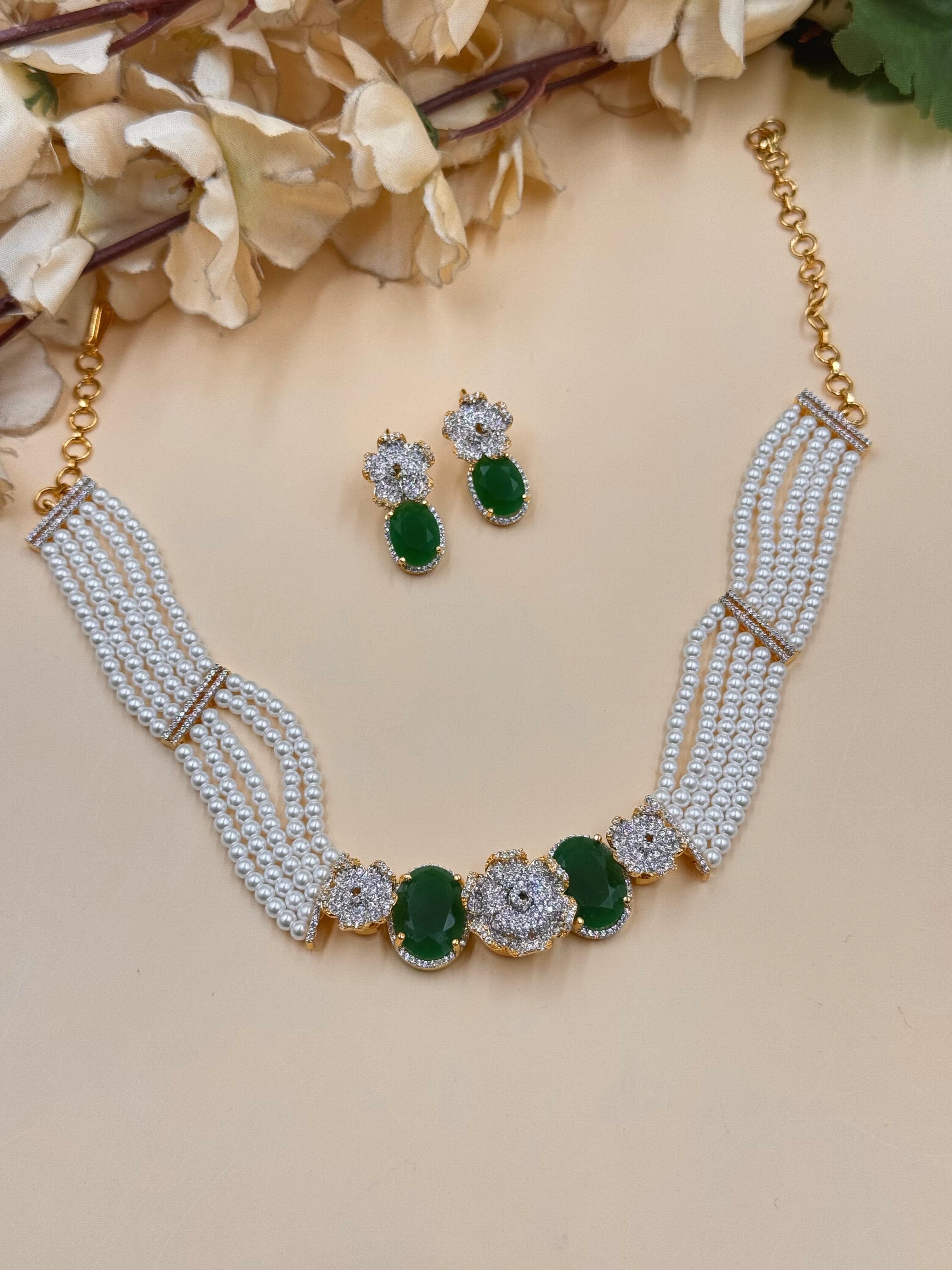 AASHI NECKLACE