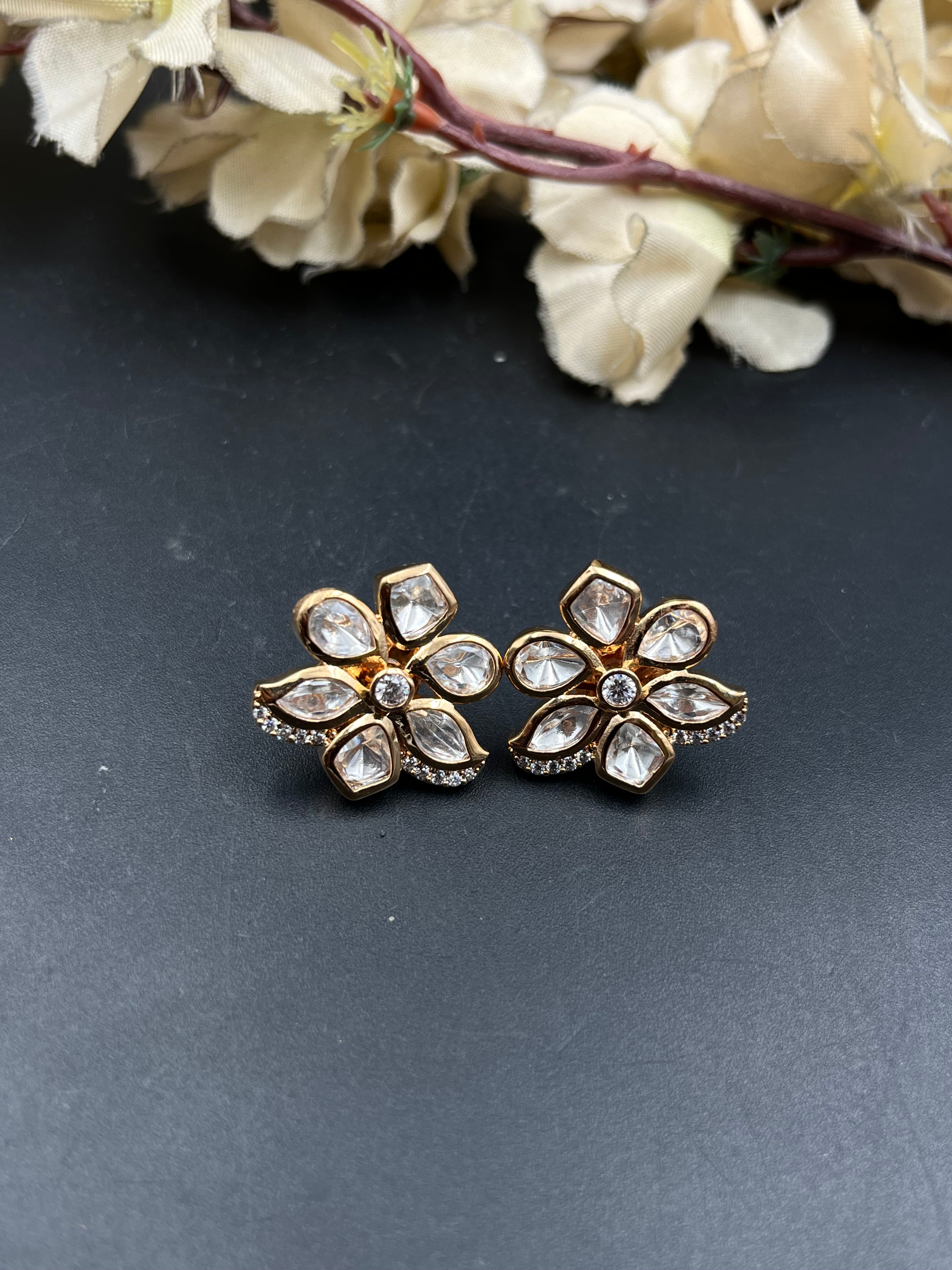 Mannu Earring