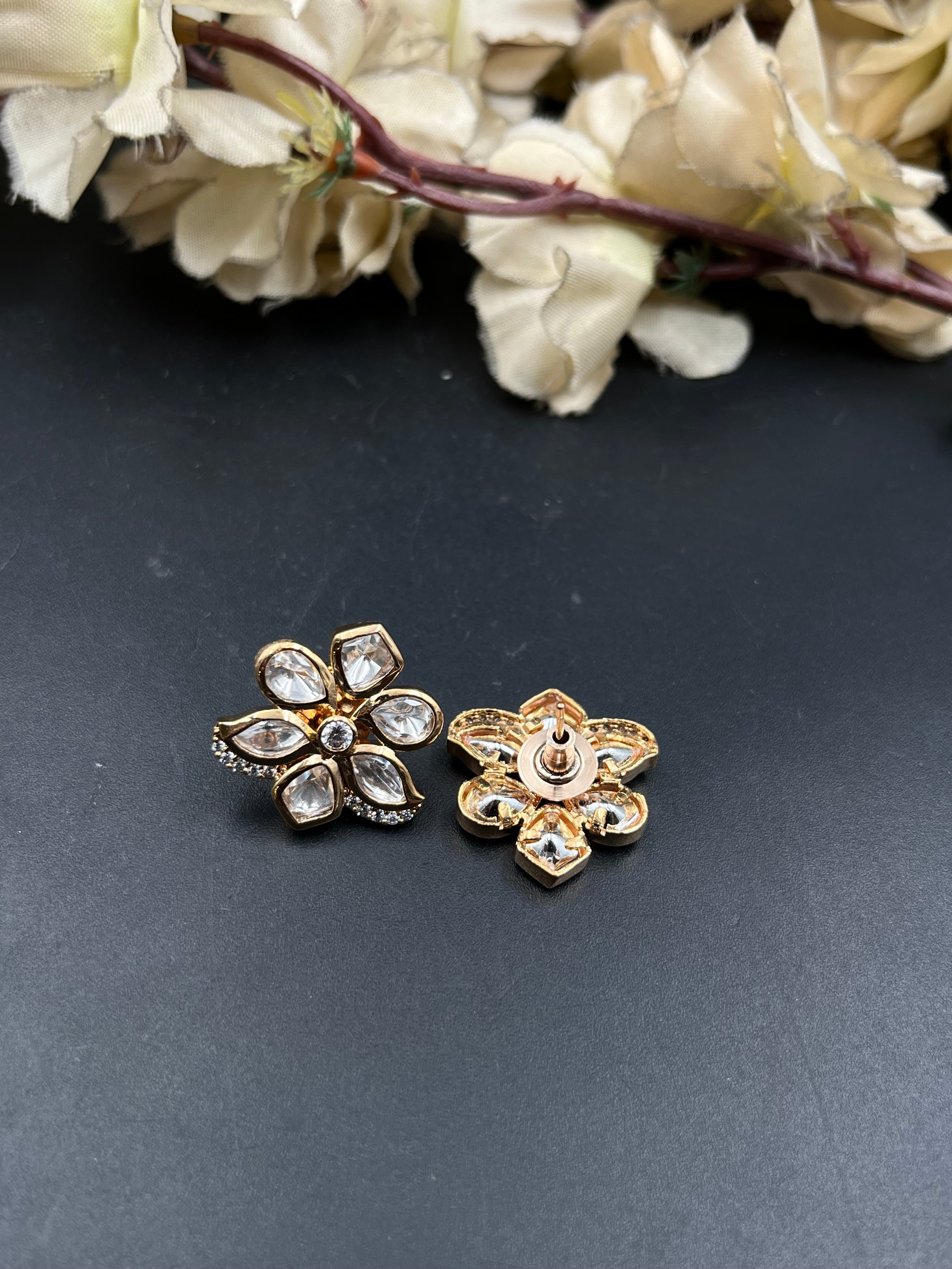 Mannu Earring