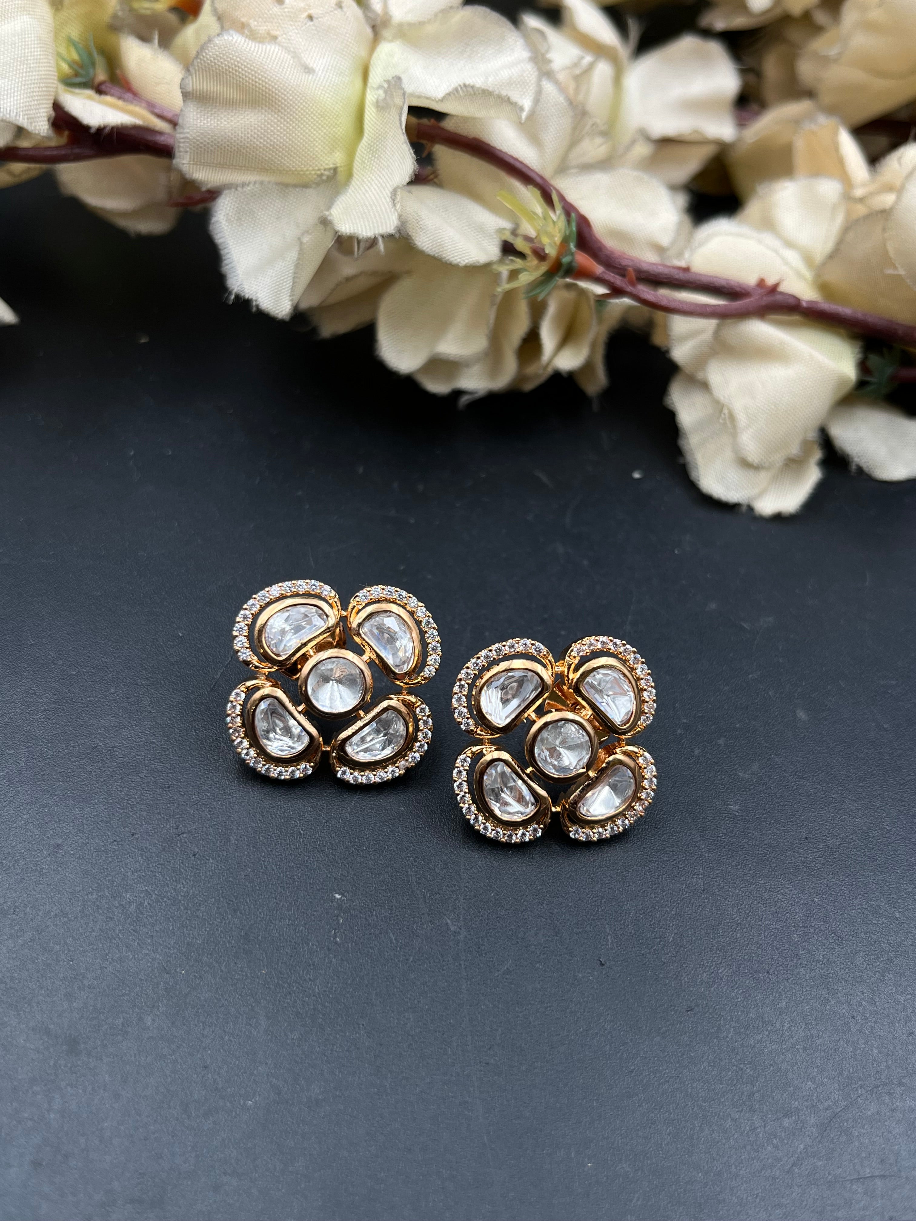 DIPANSHU EARRING