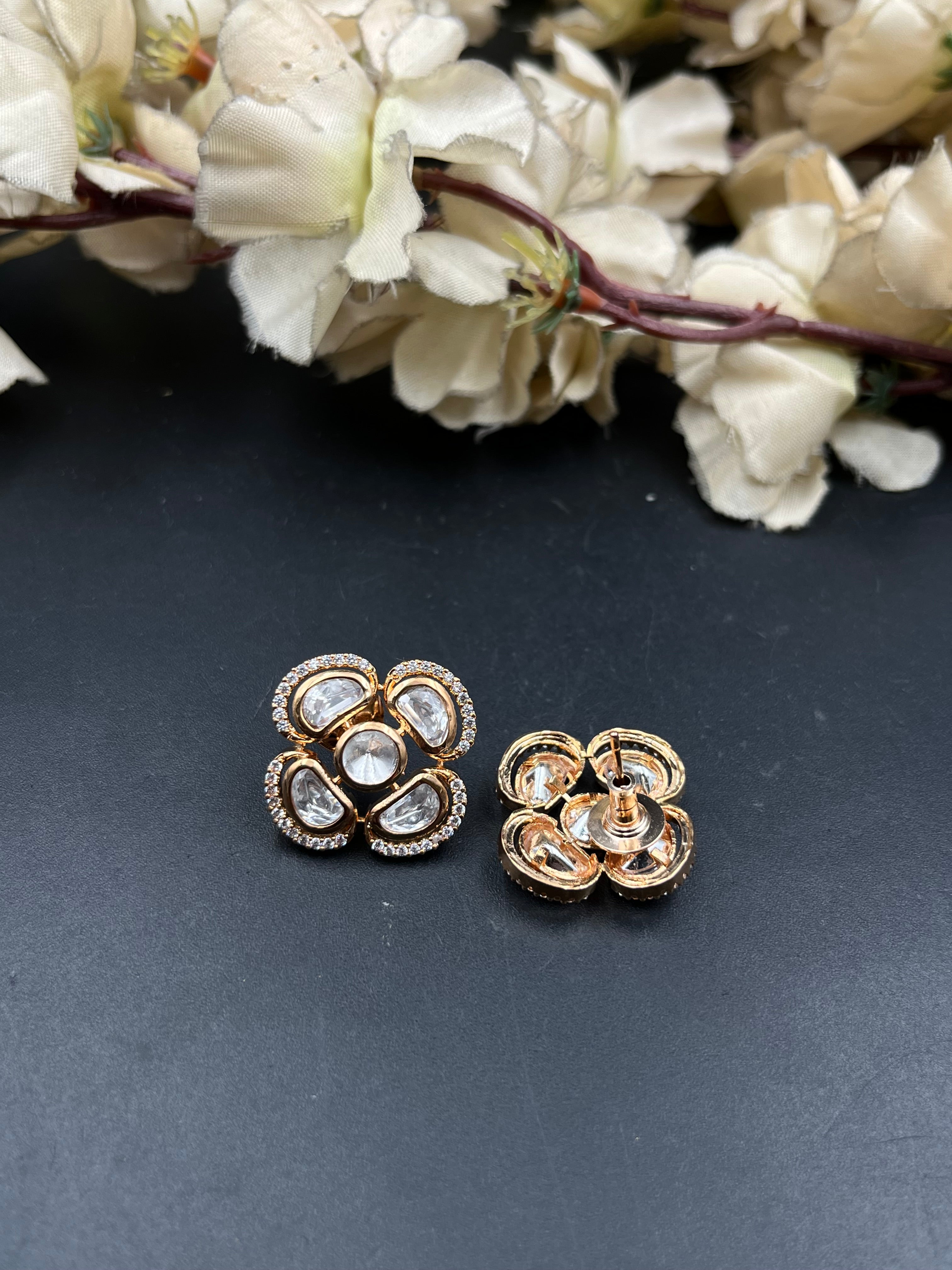 DIPANSHU EARRING