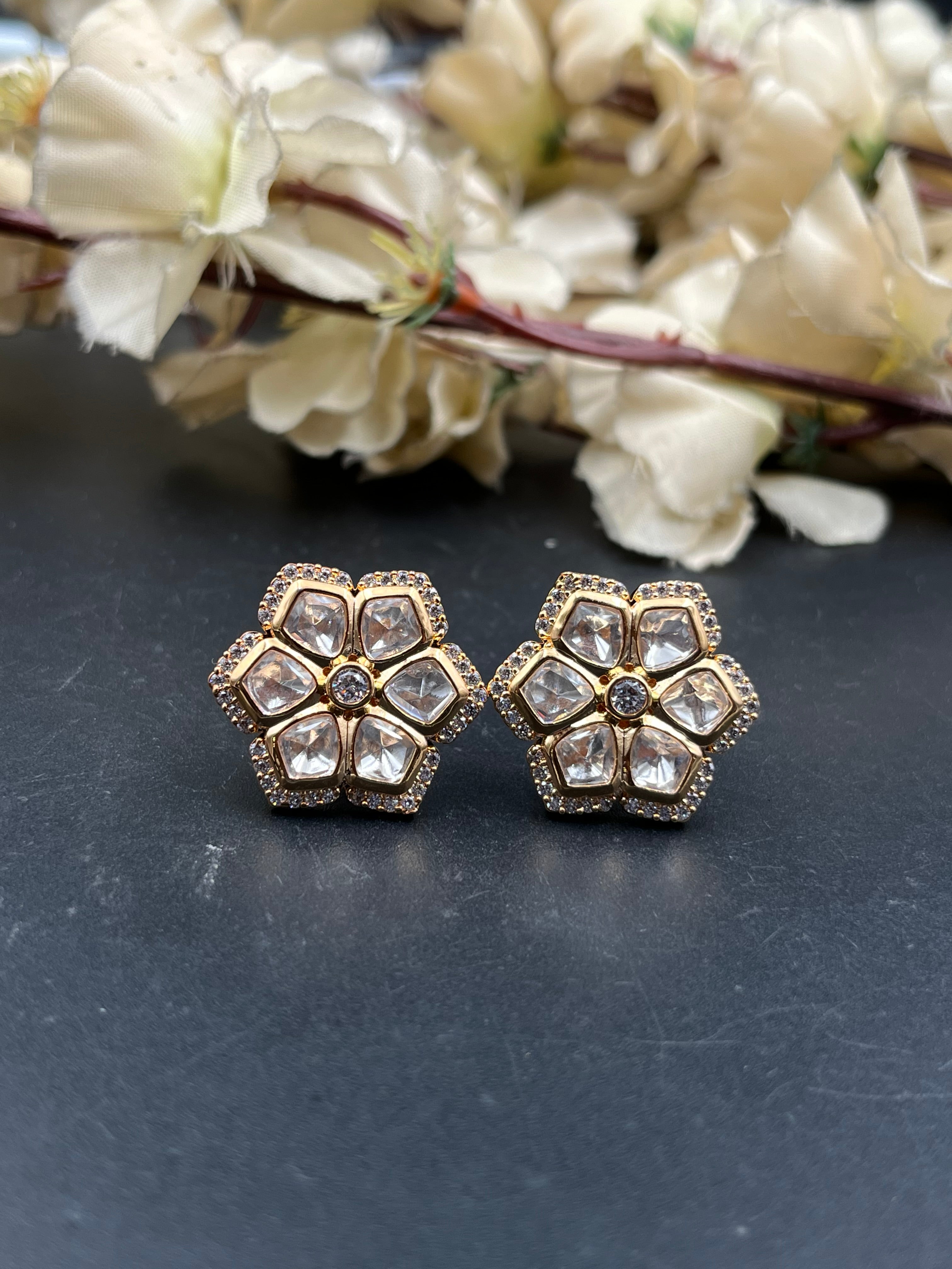 JOTI EARRING