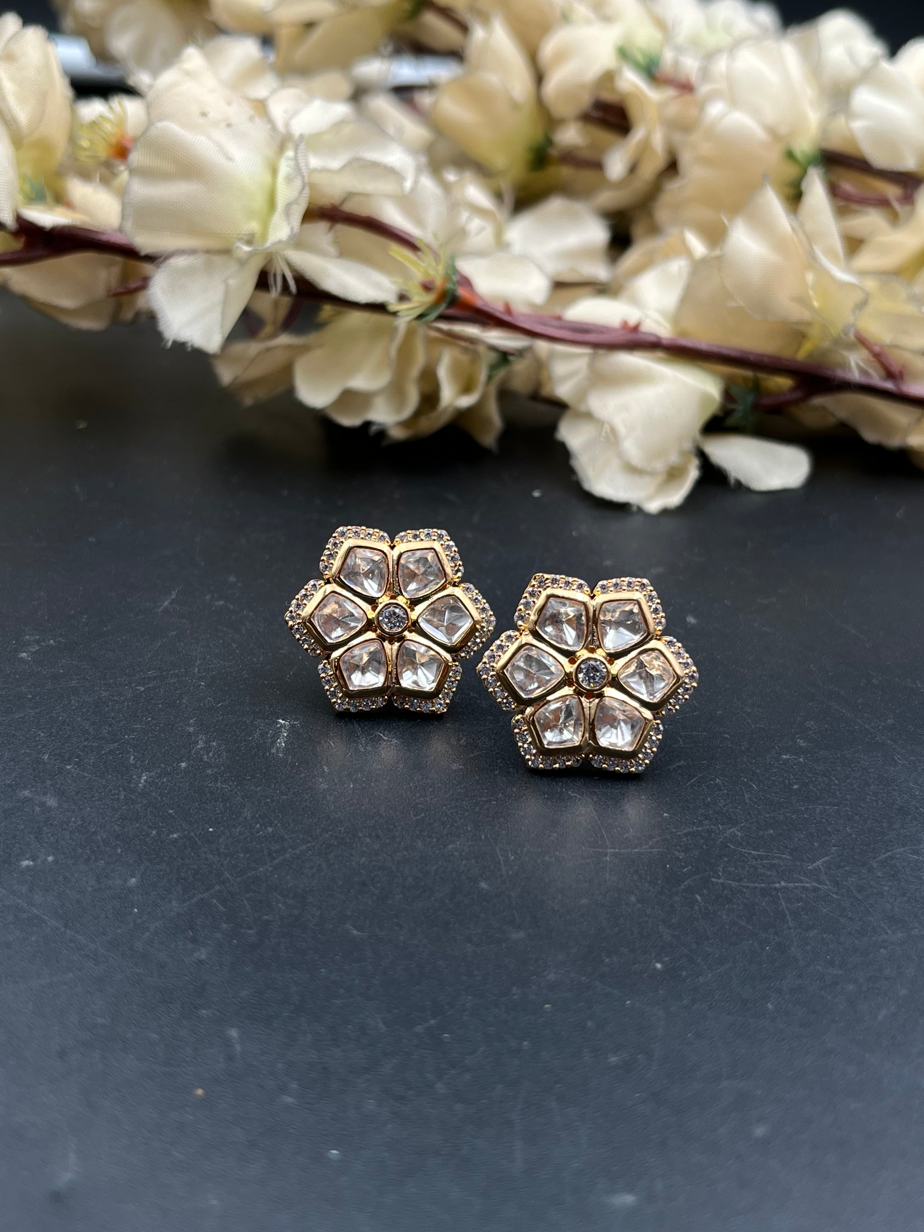 JOTI EARRING