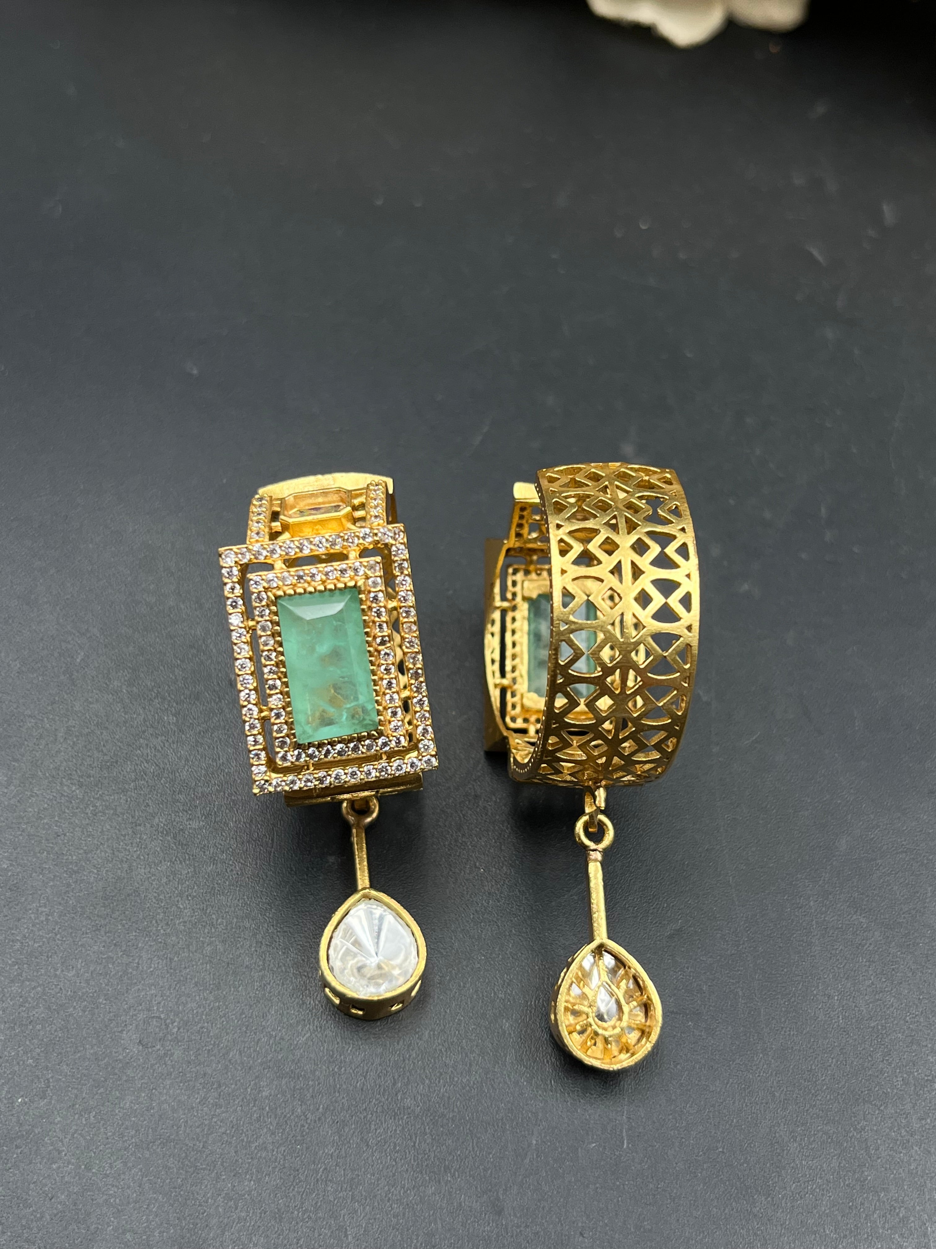 SHIYA EARRING