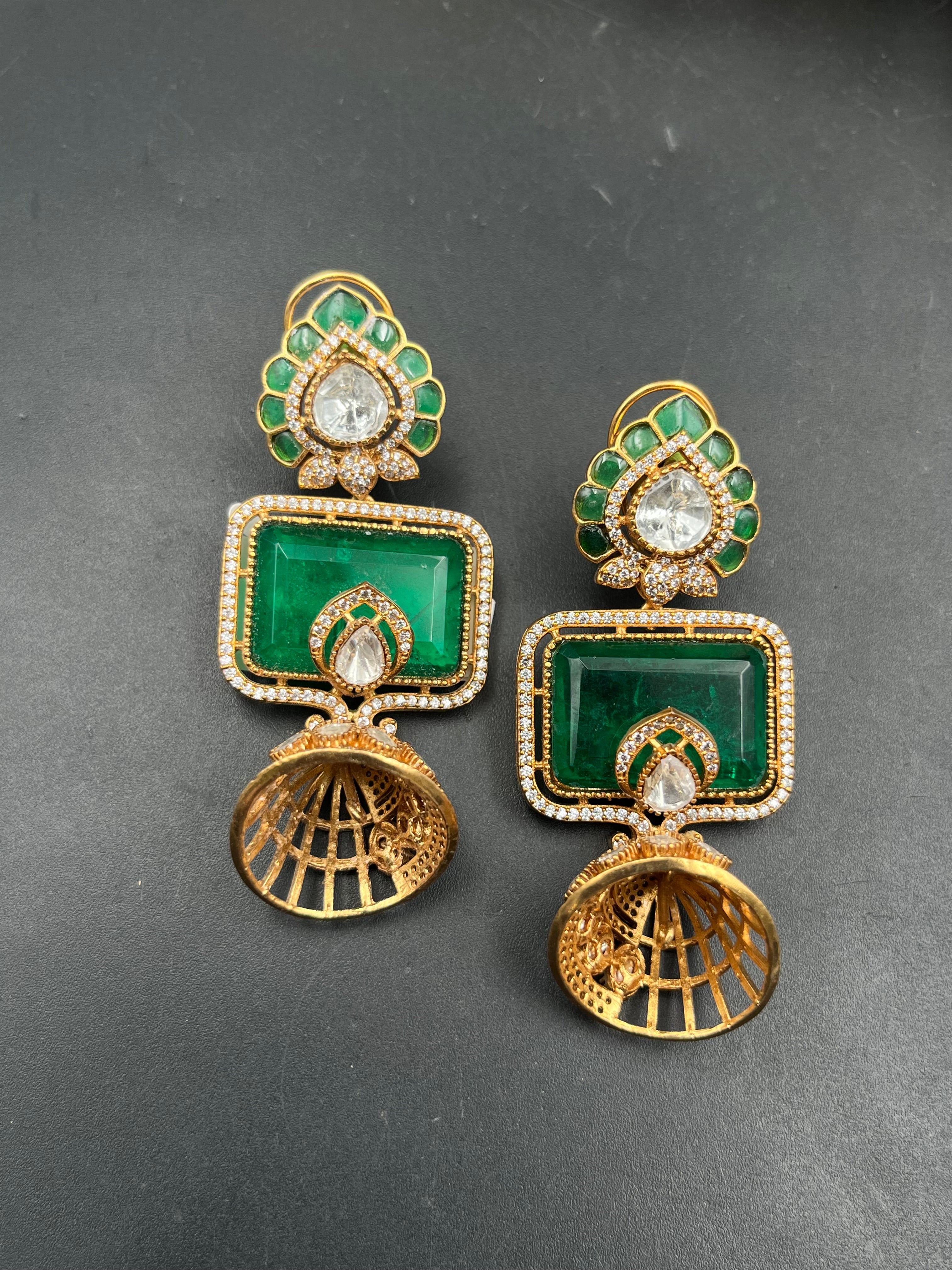 NITA EARRING