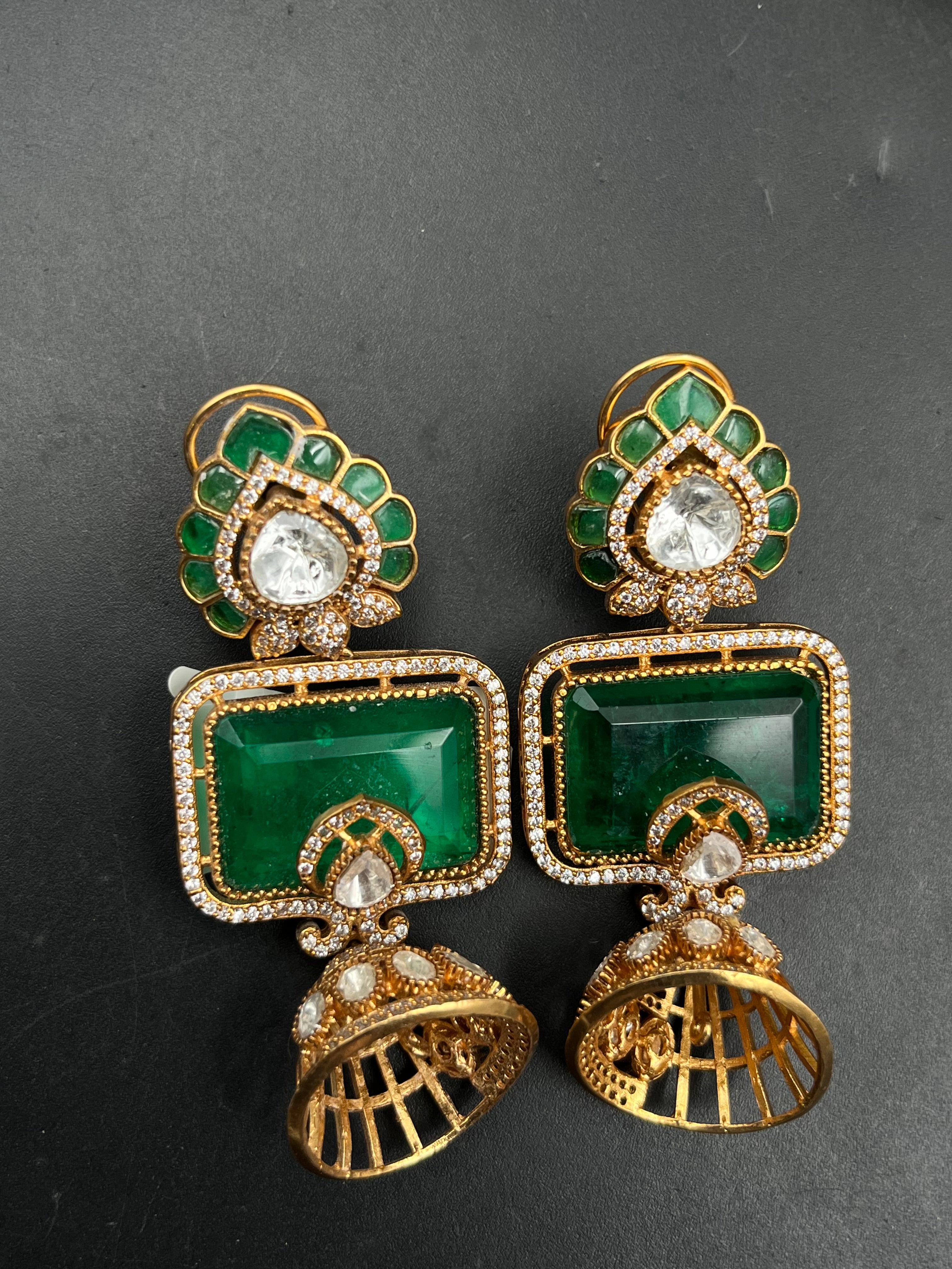 NITA EARRING