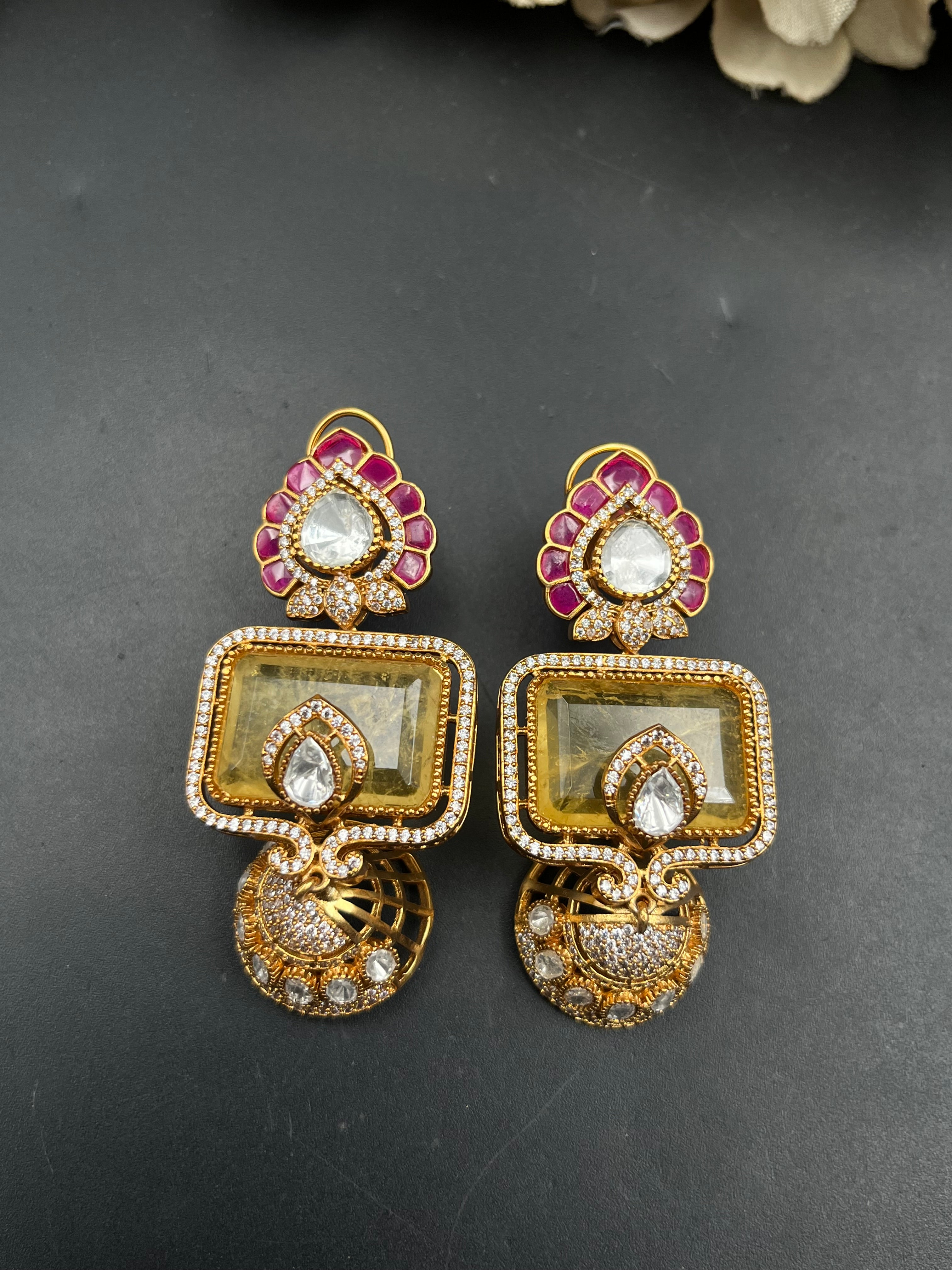 NITA EARRING