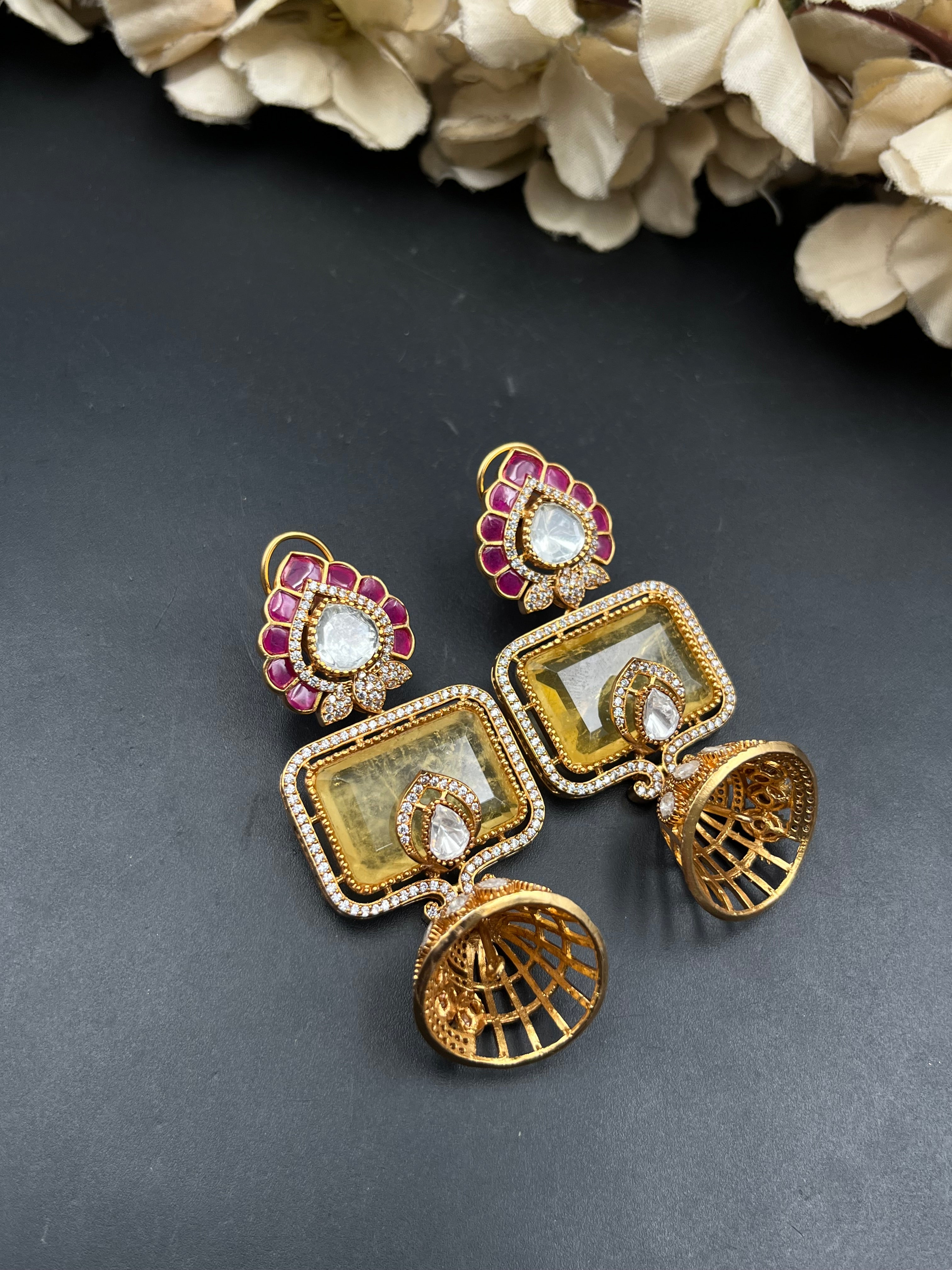 NITA EARRING