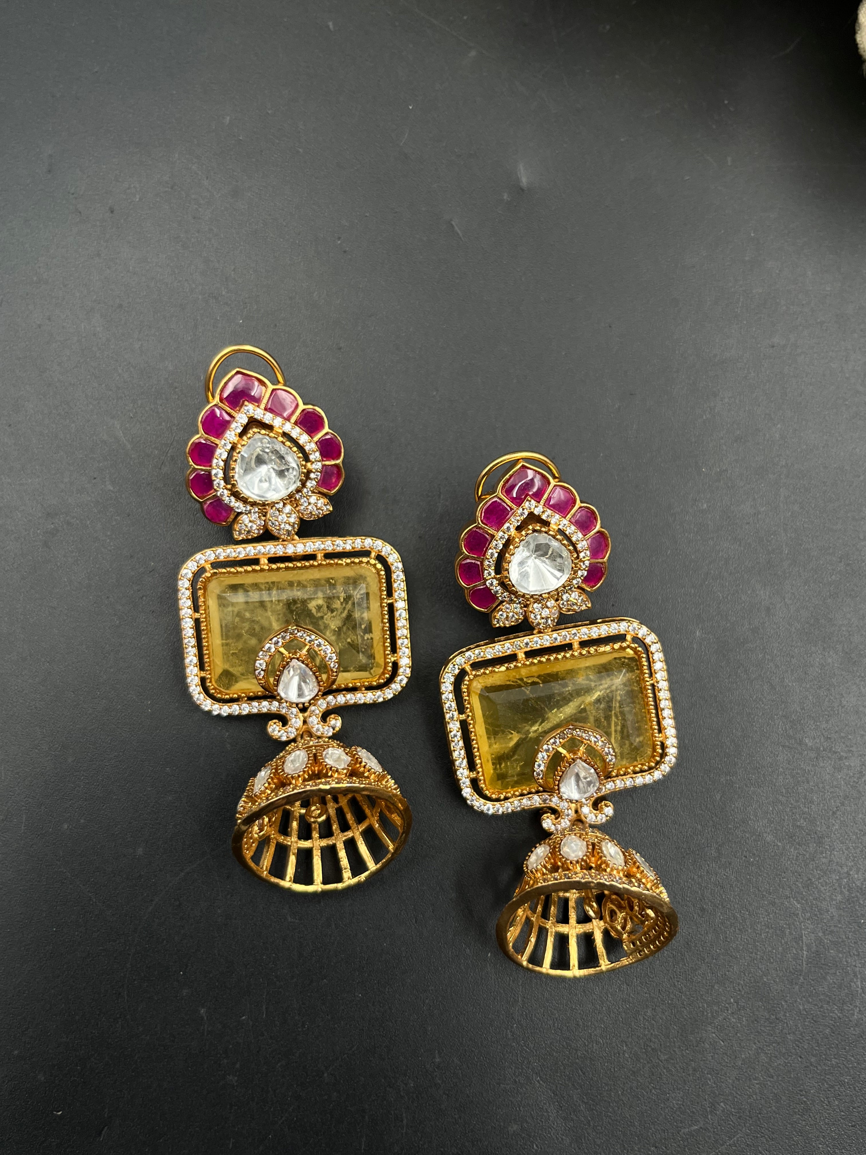 NITA EARRING