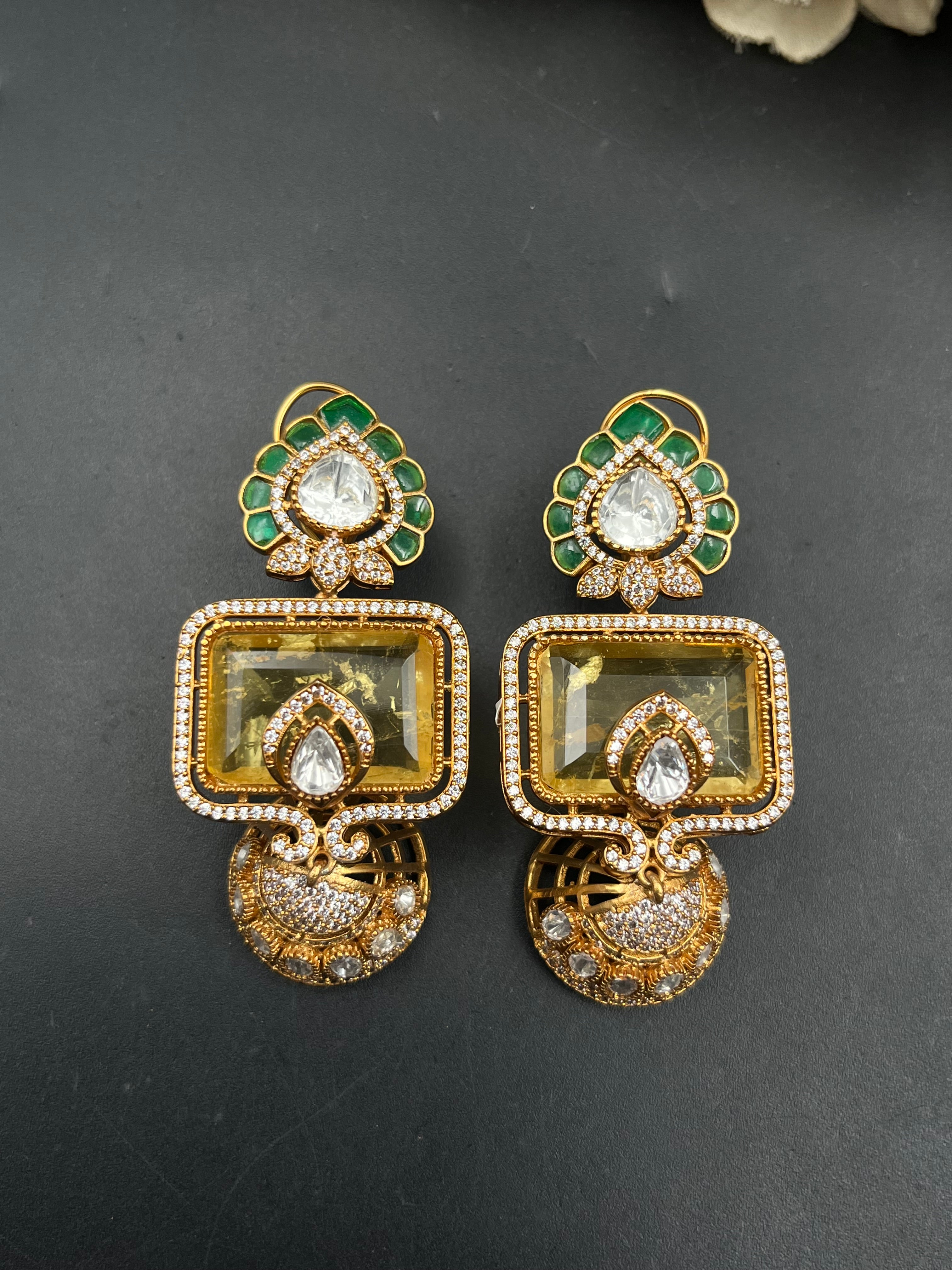 NITA EARRING
