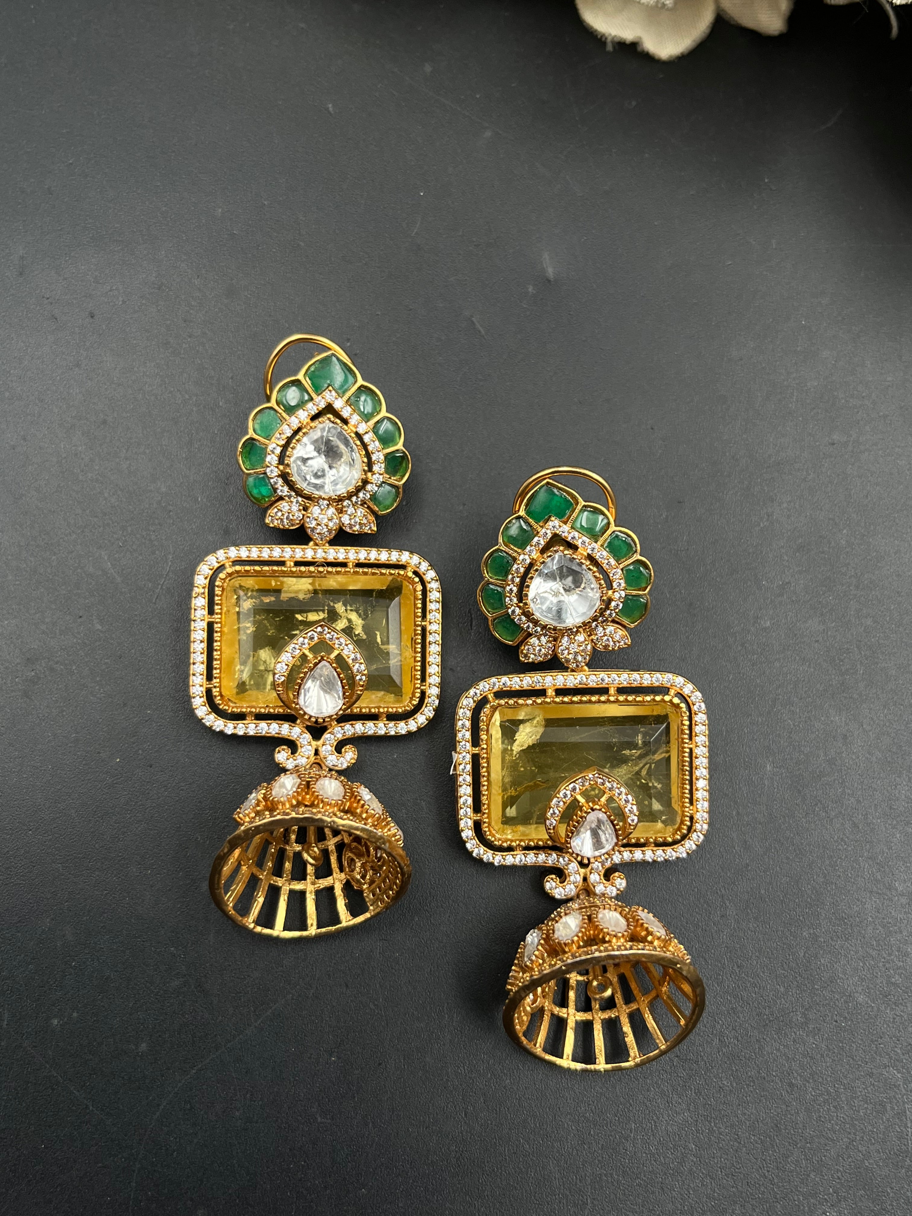 NITA EARRING