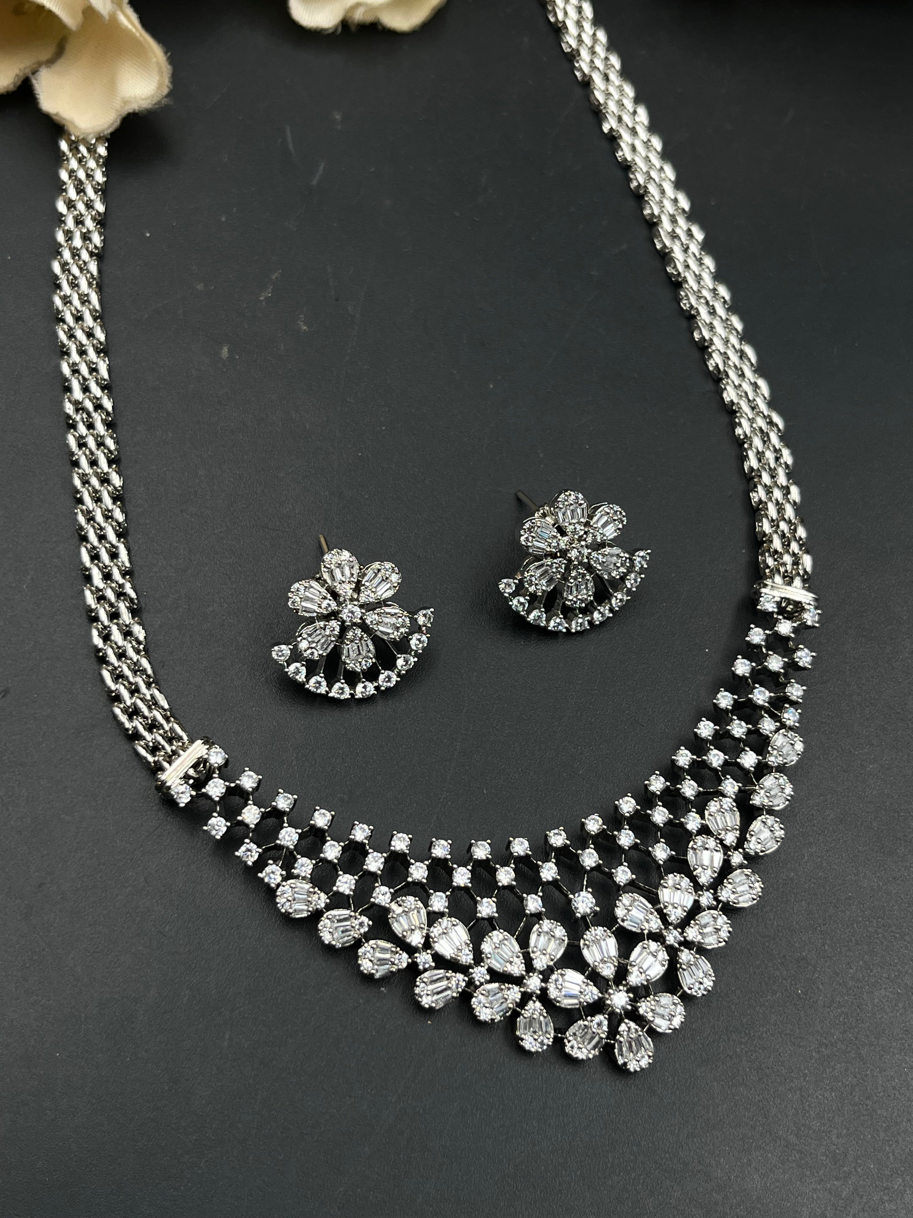 jannatin necklace