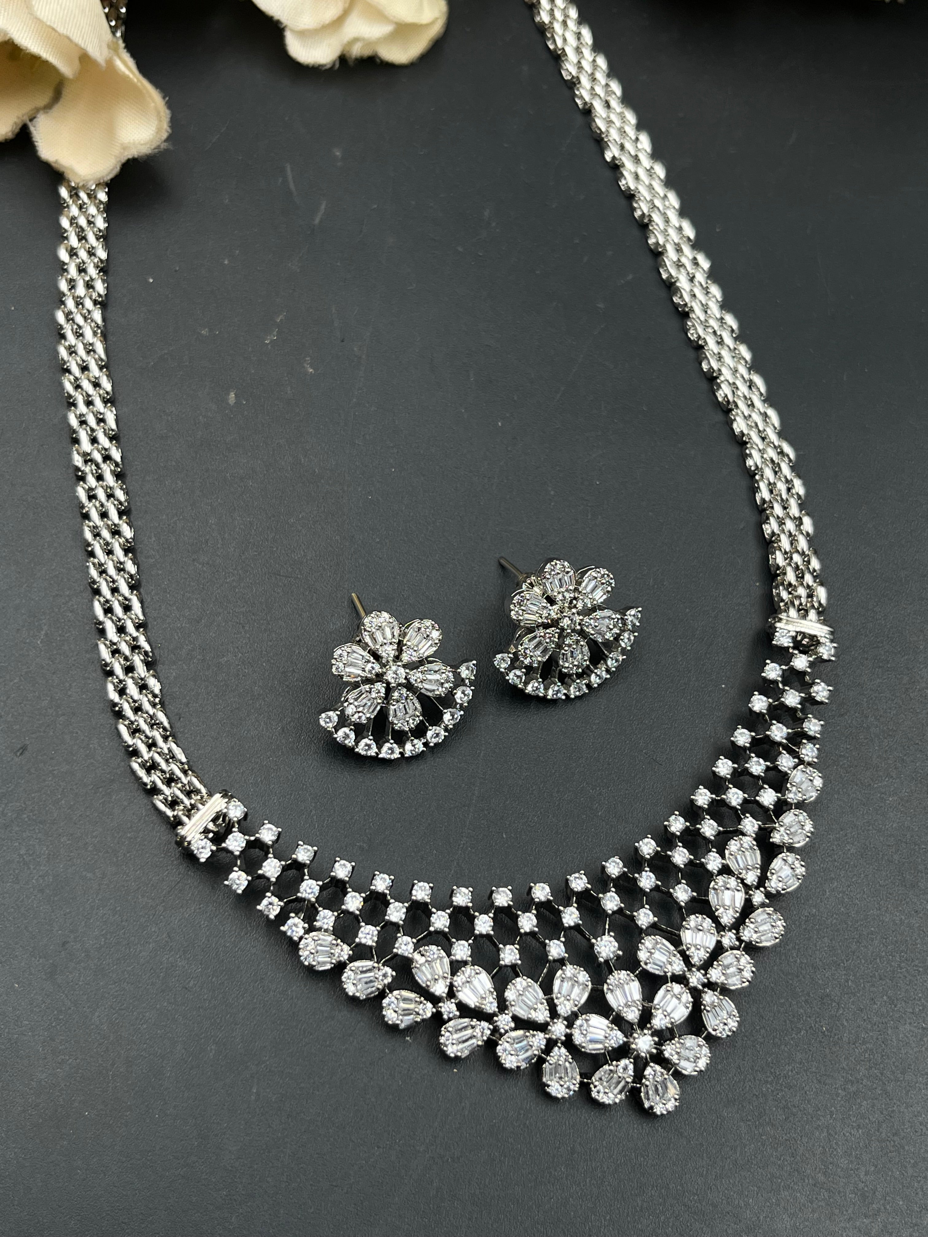 jannatin necklace