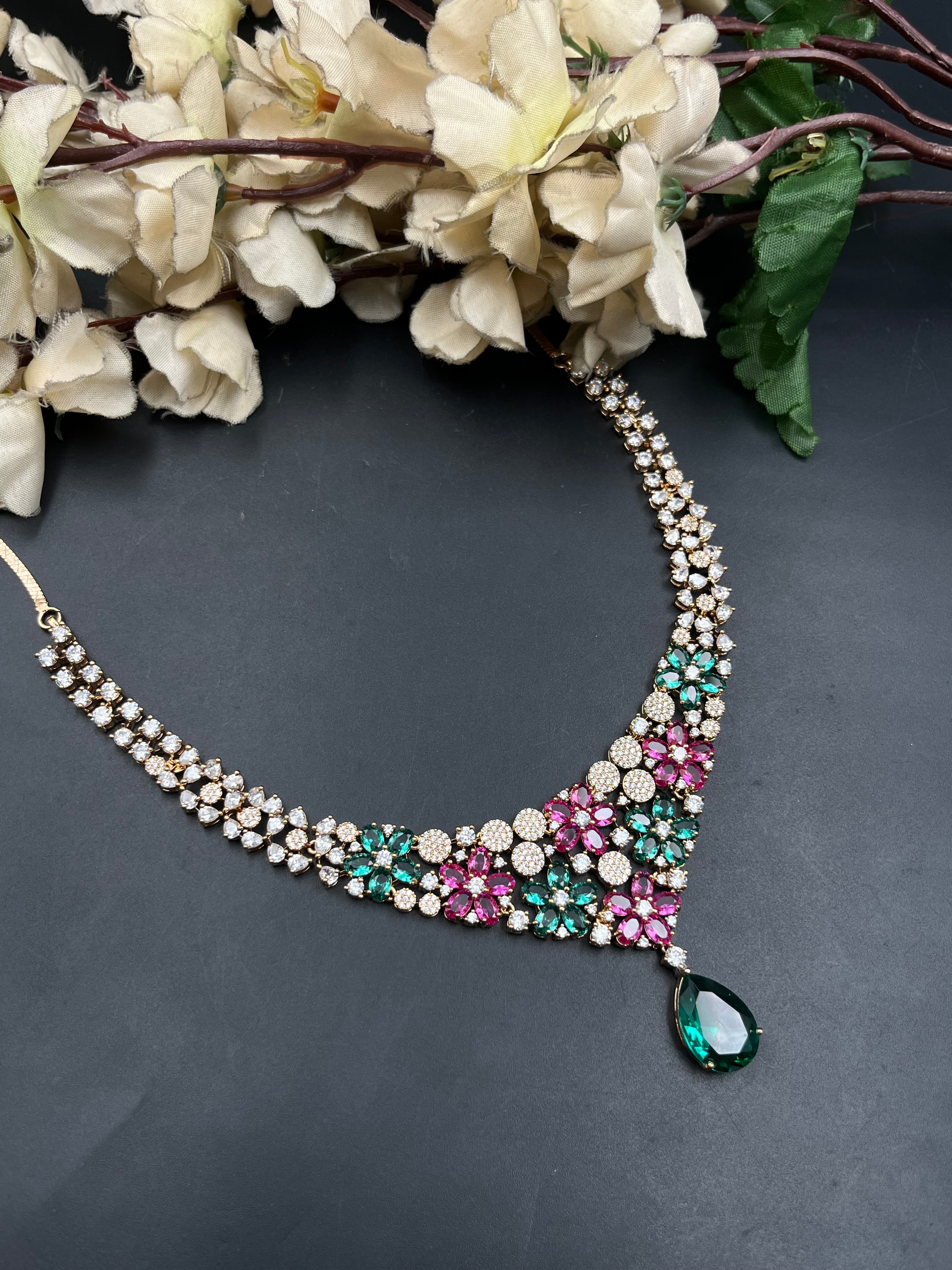 SIMALA NECKLACE