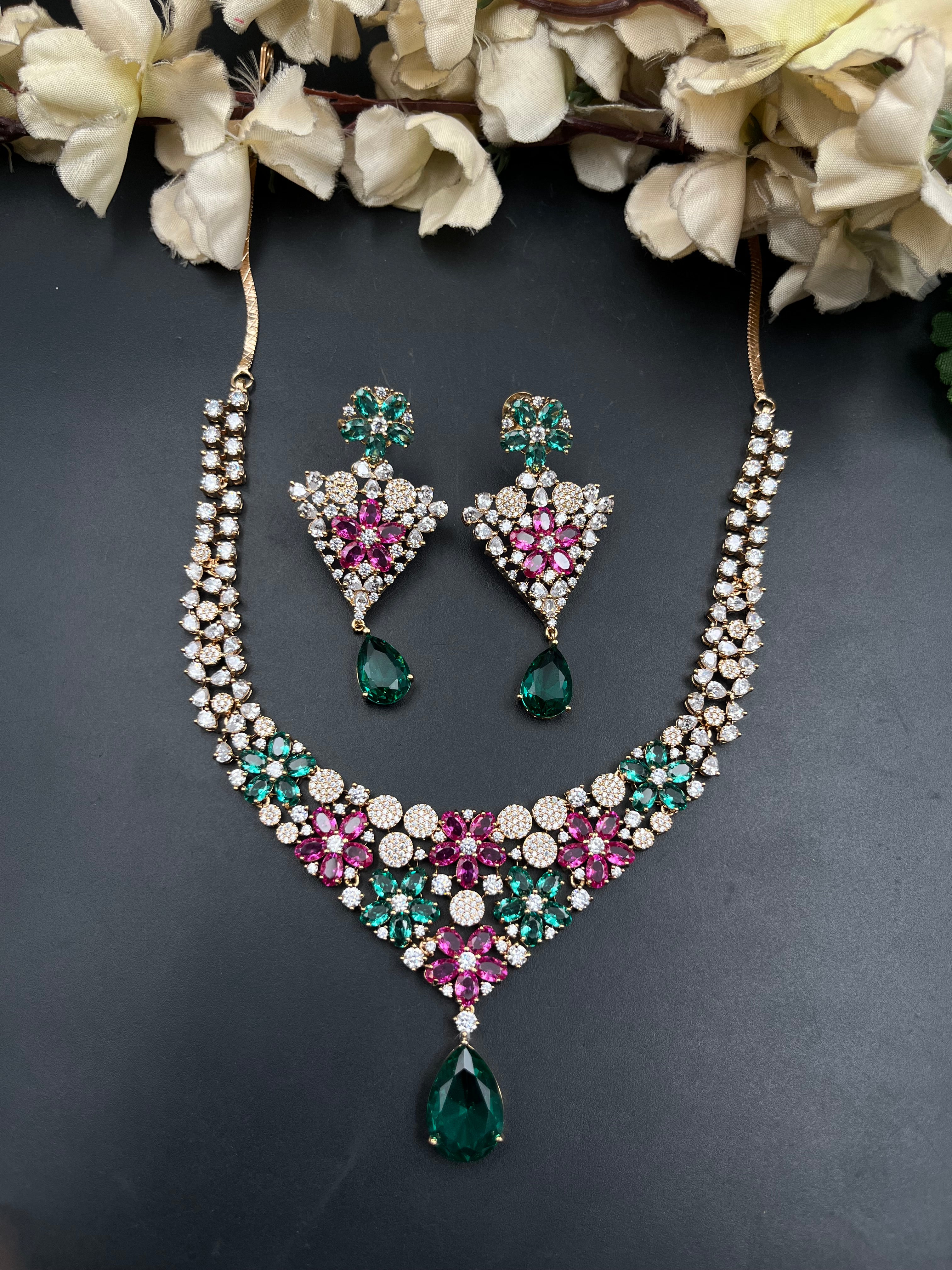 SIMALA NECKLACE