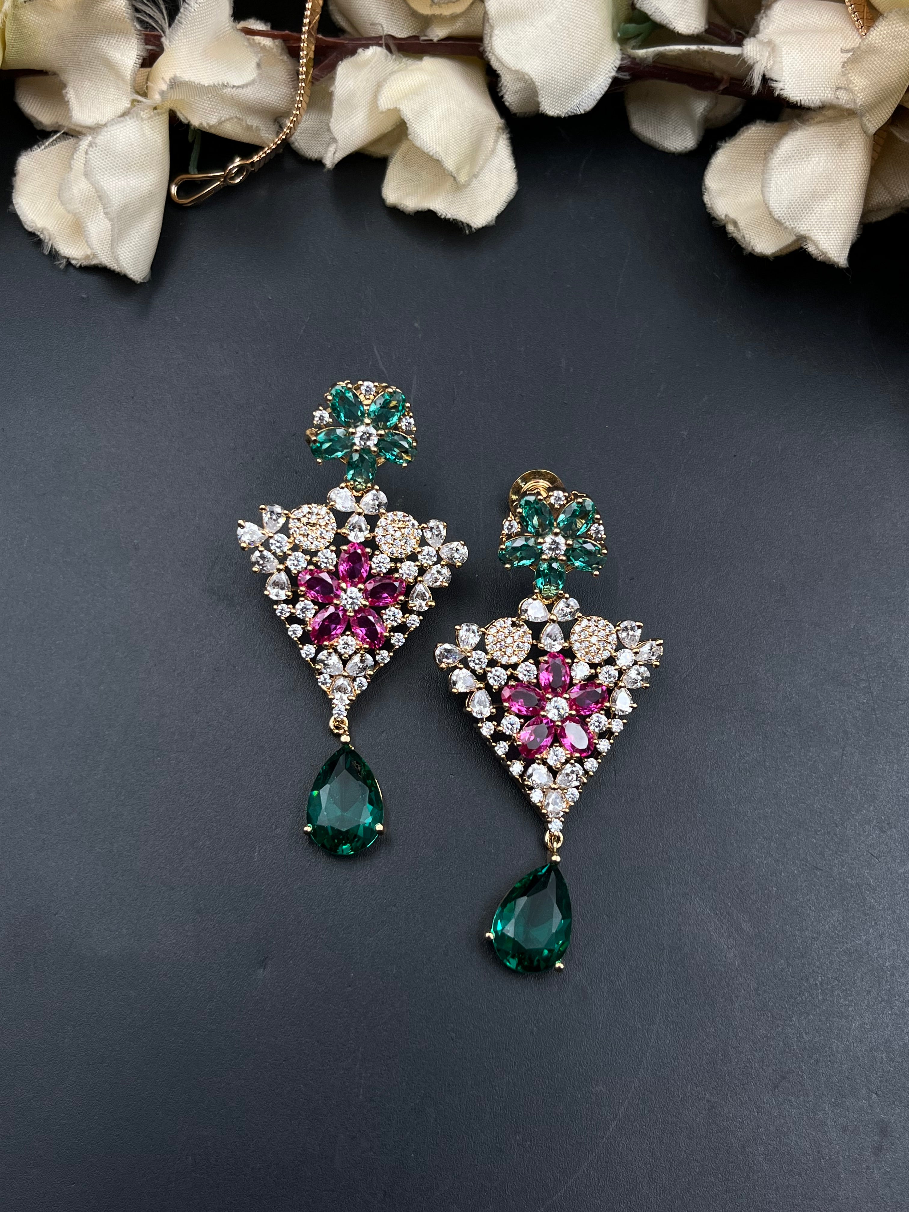 SIMALA NECKLACE
