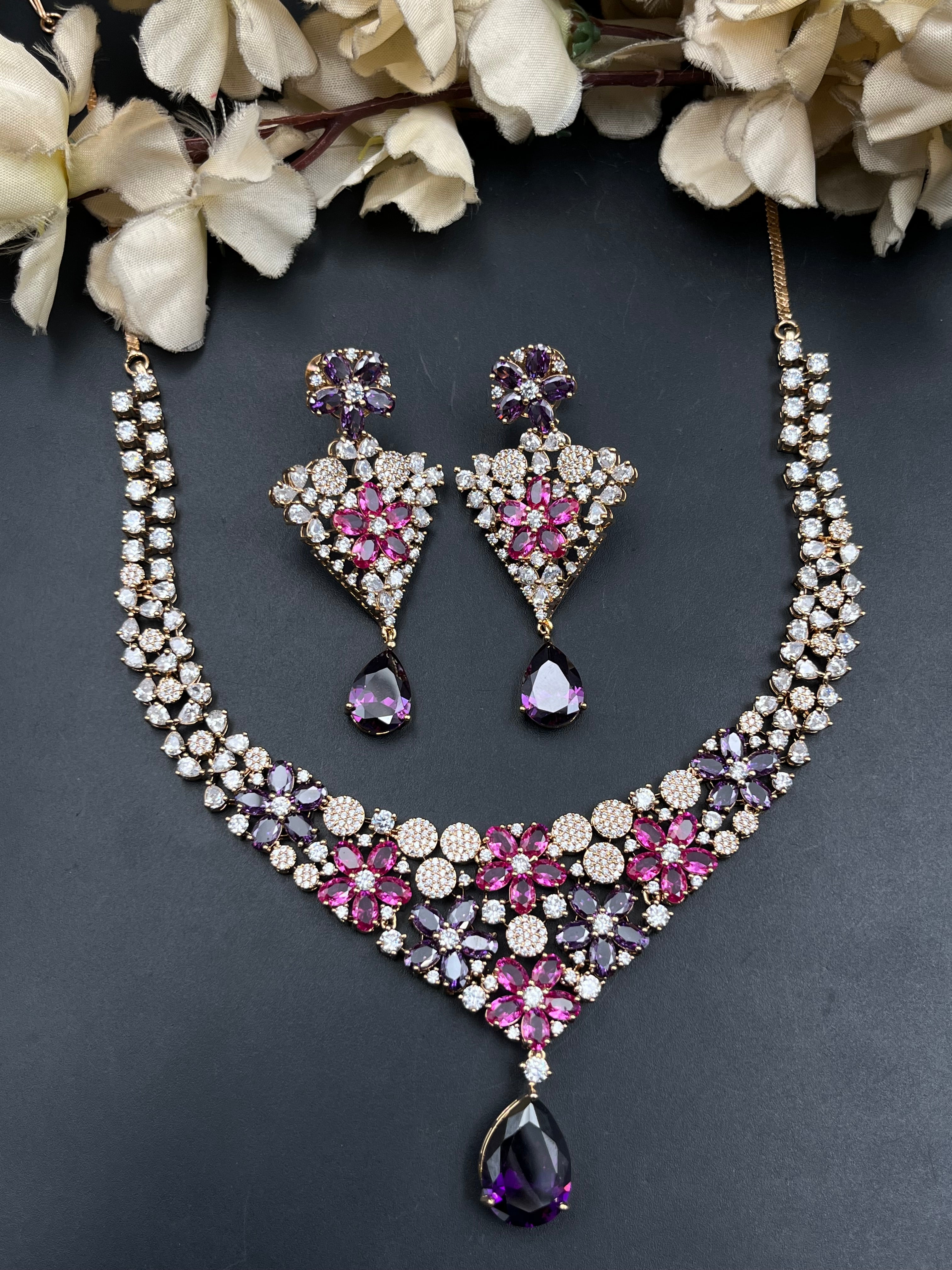 SIMALA NECKLACE