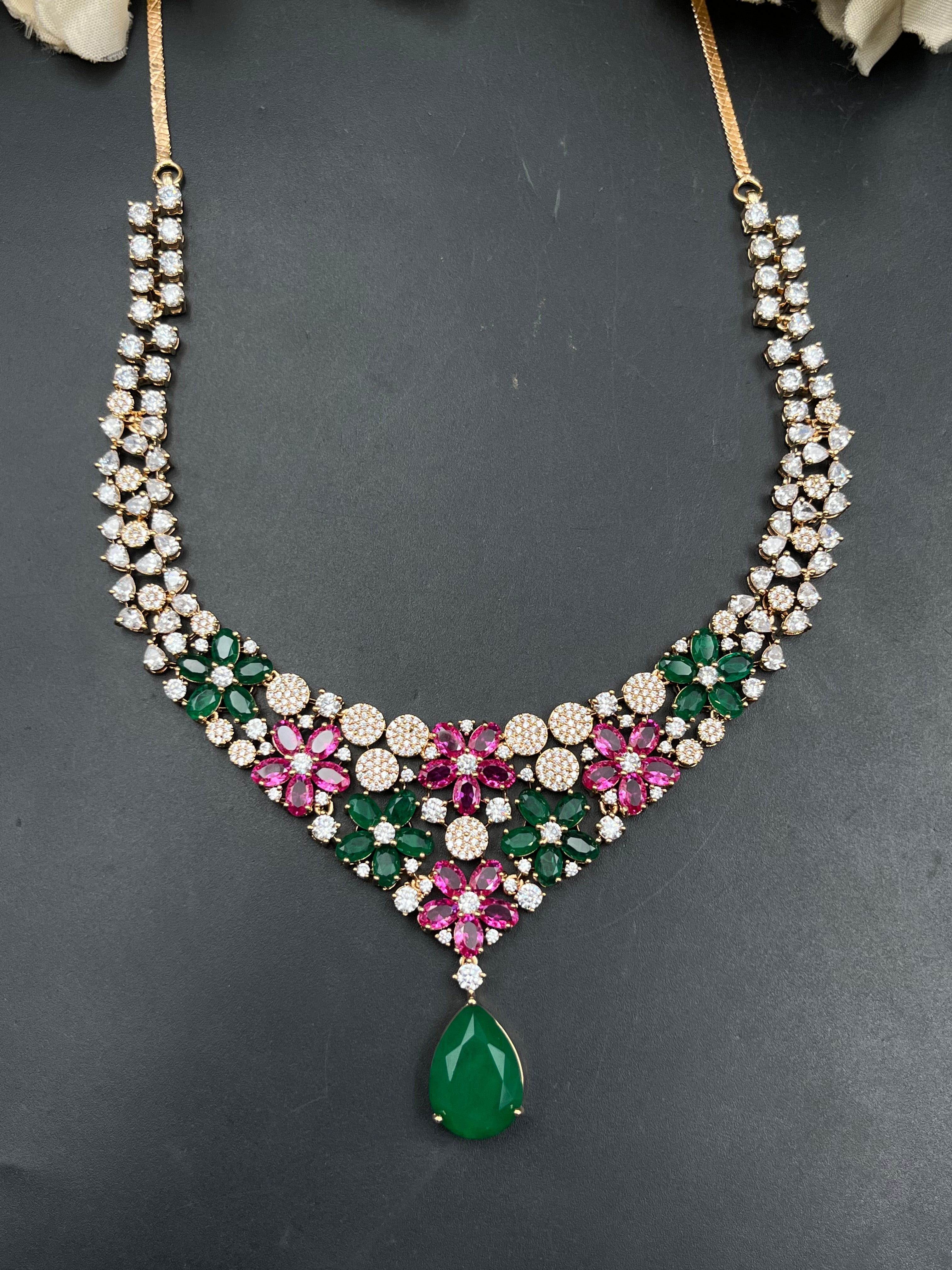 SIMALA NECKLACE