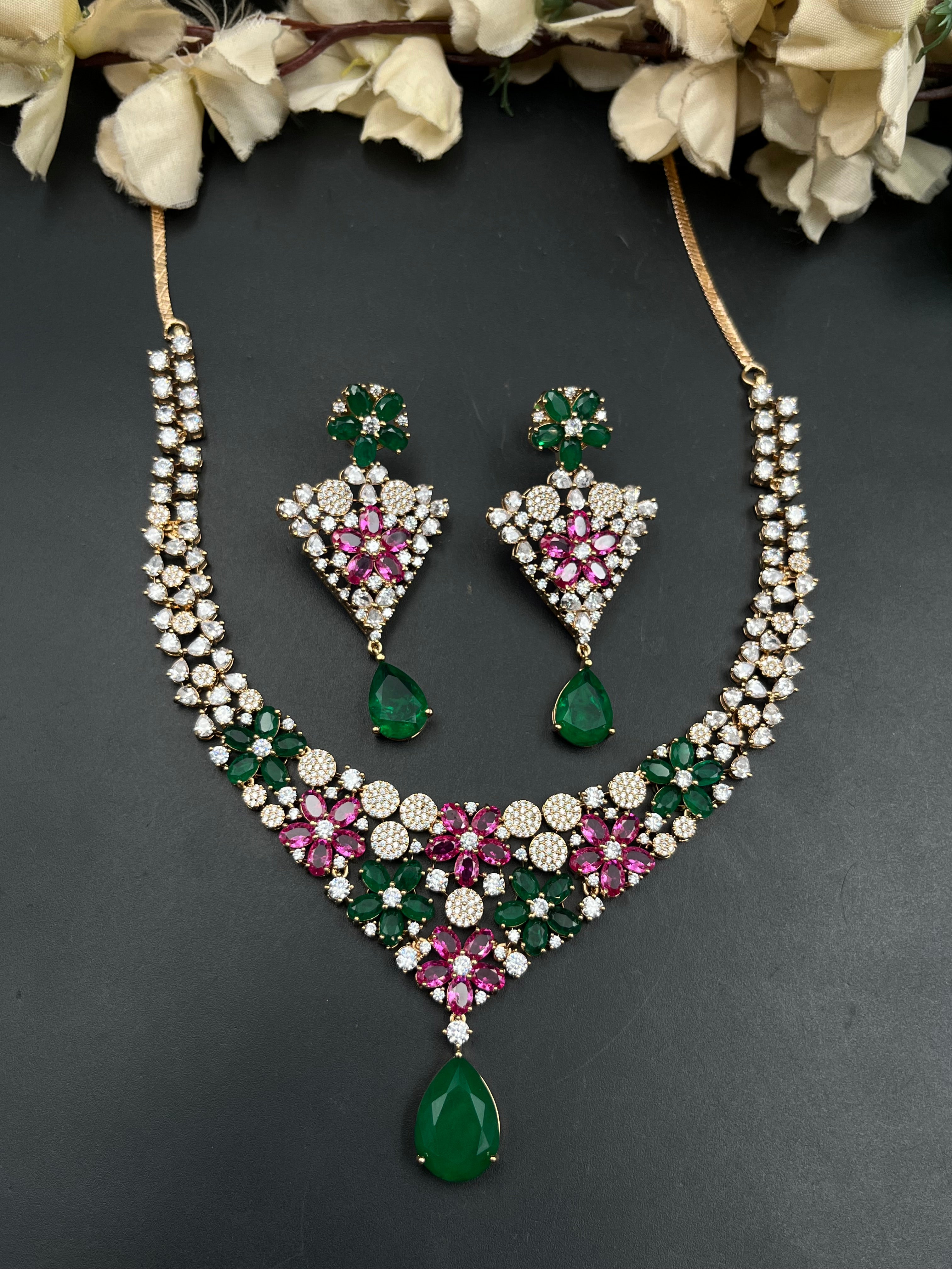 SIMALA NECKLACE