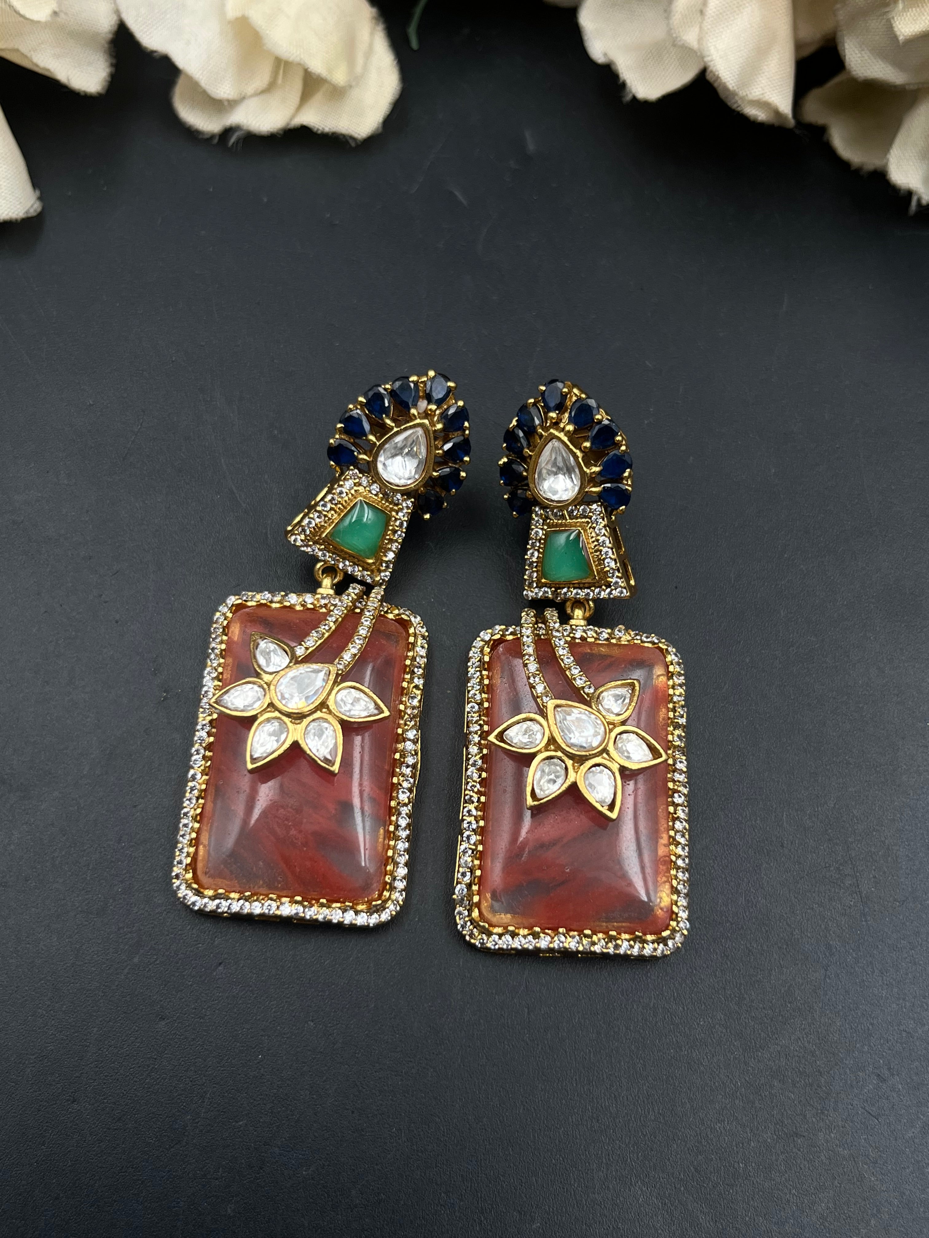 PRIYU EARRING