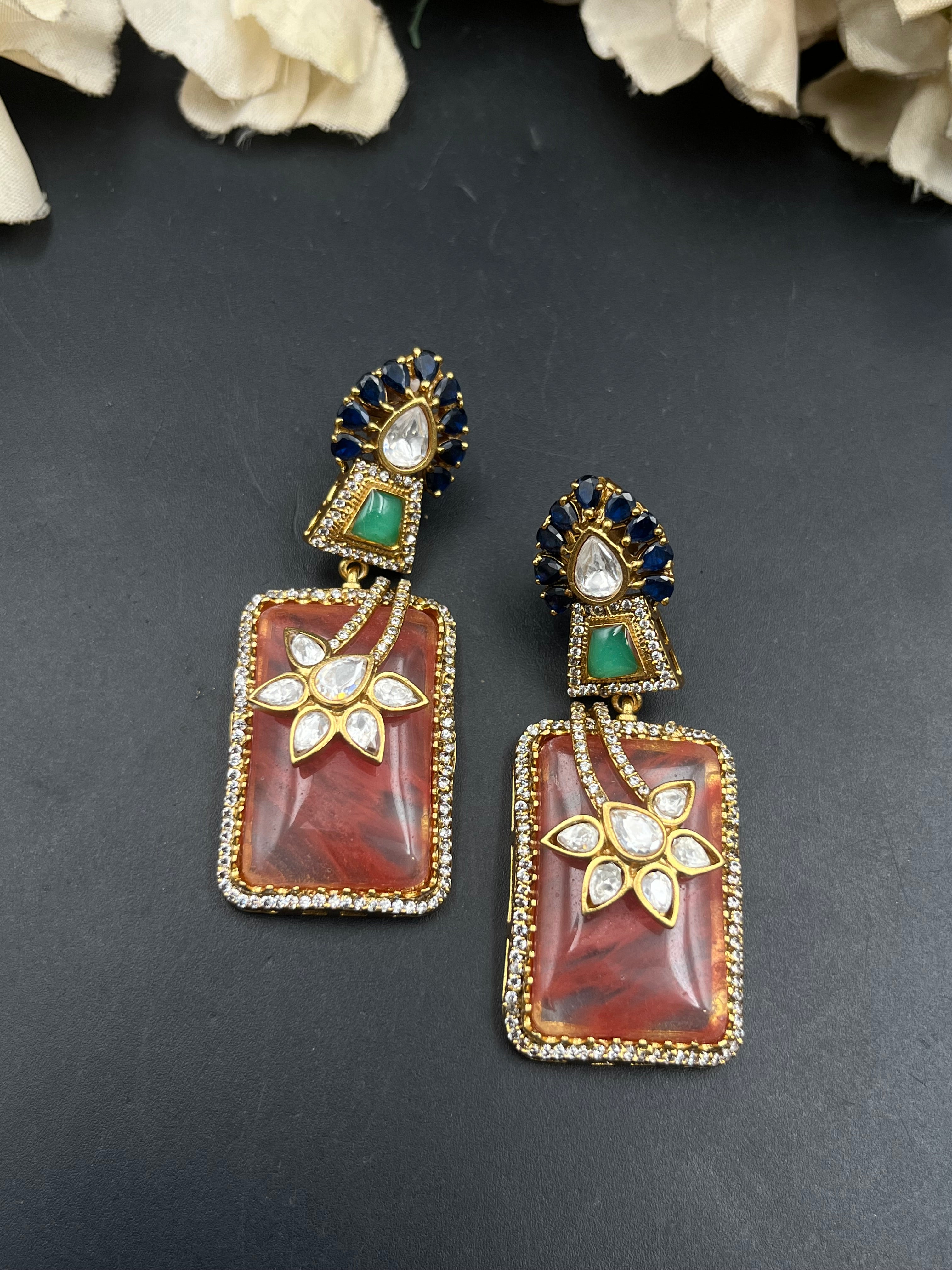 PRIYU EARRING