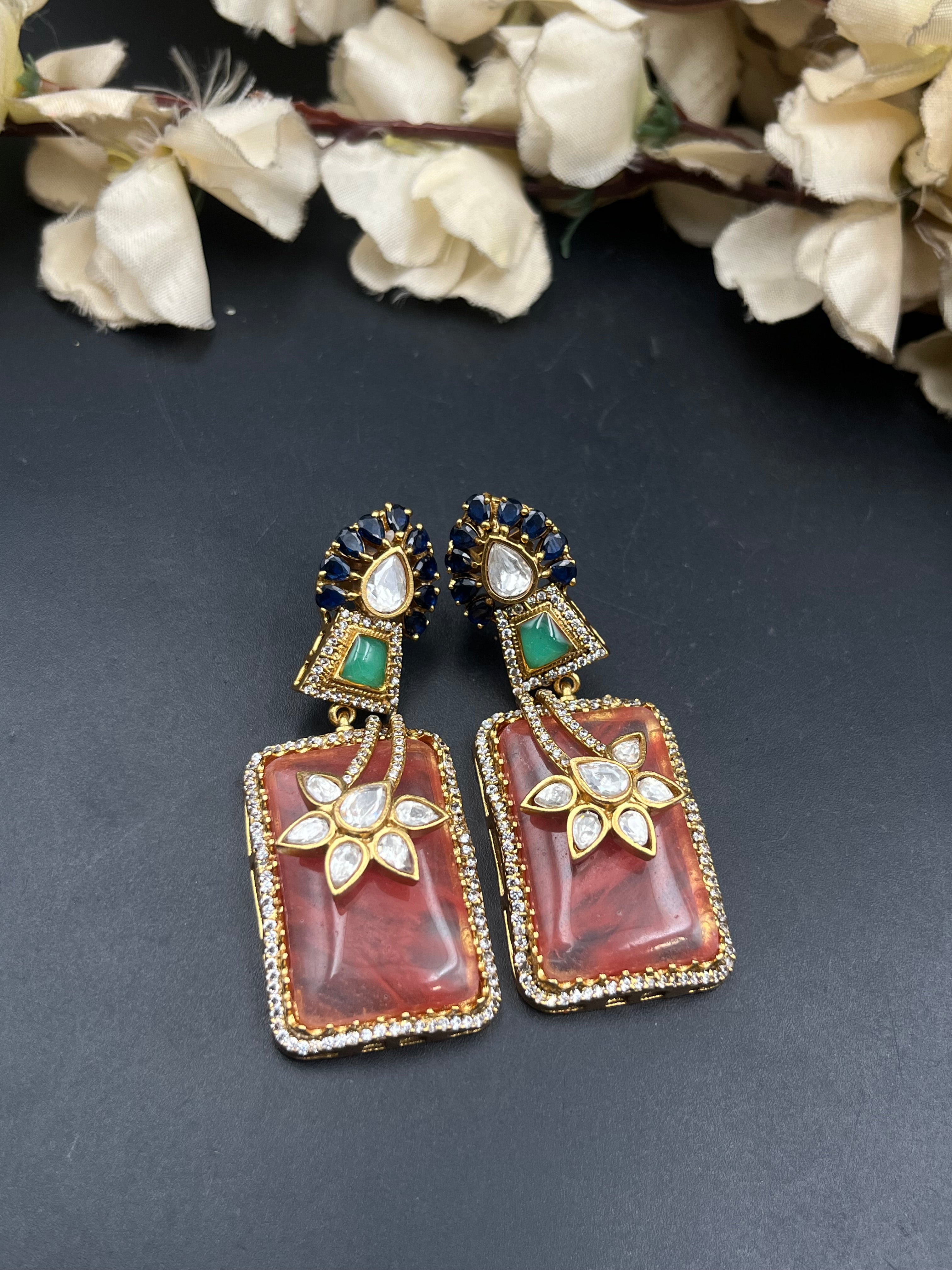 PRIYU EARRING