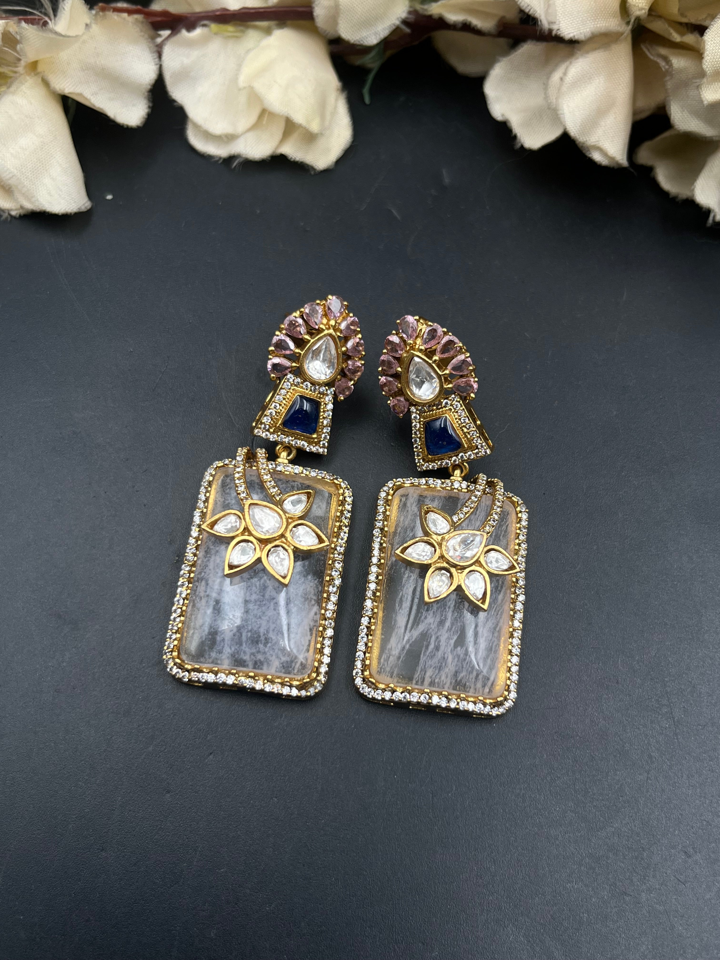 PRIYU EARRING