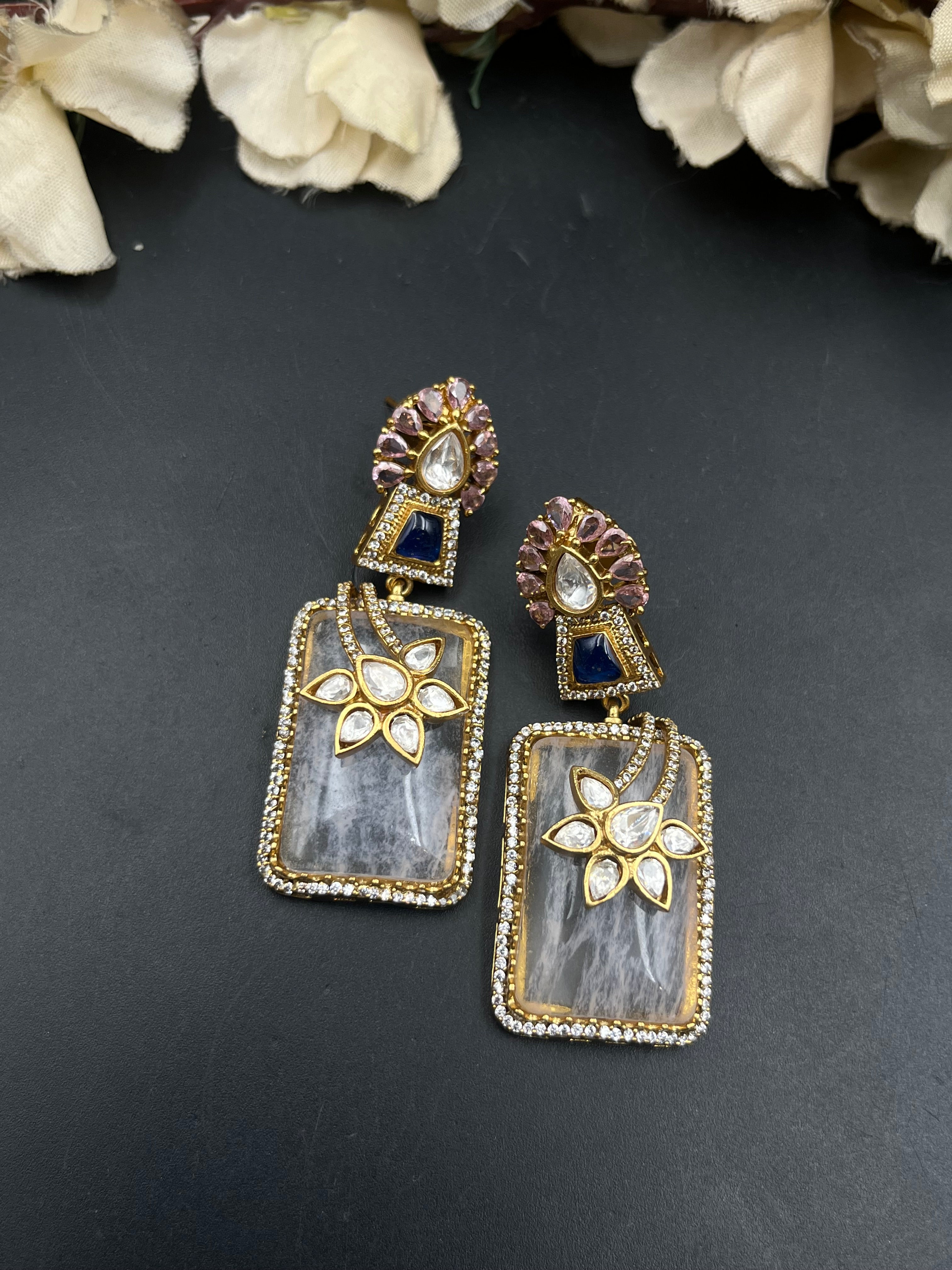 PRIYU EARRING