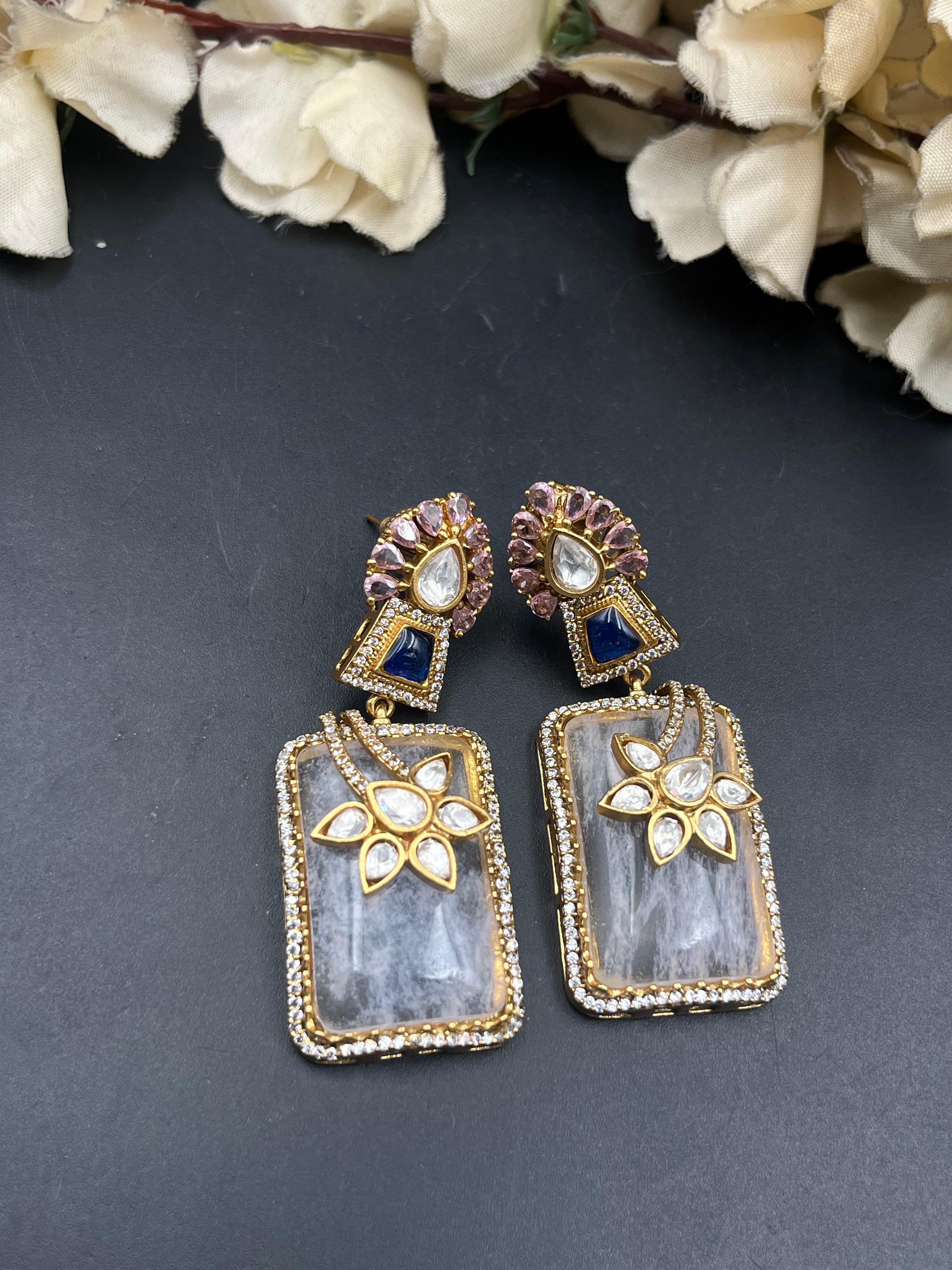 PRIYU EARRING