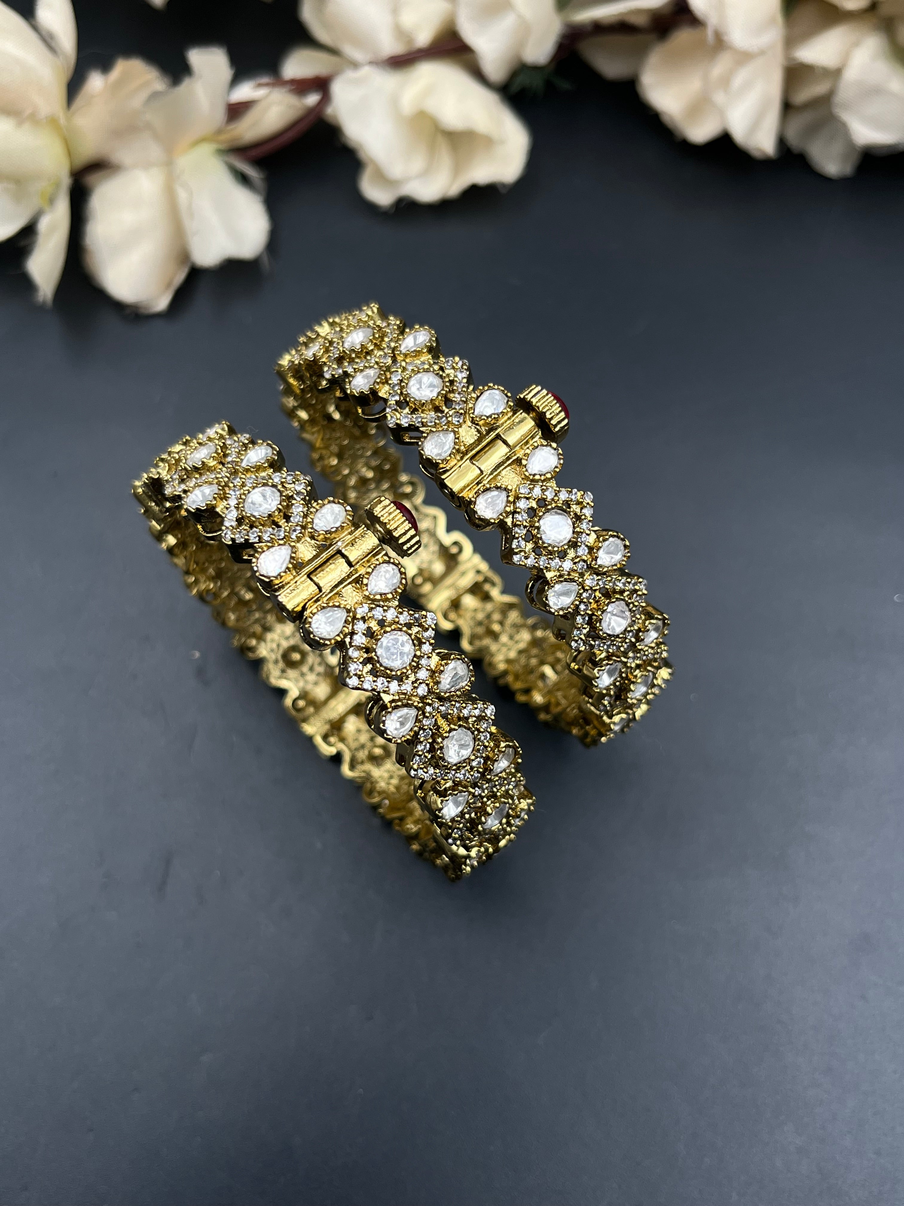 ROSHNI BANGLES
