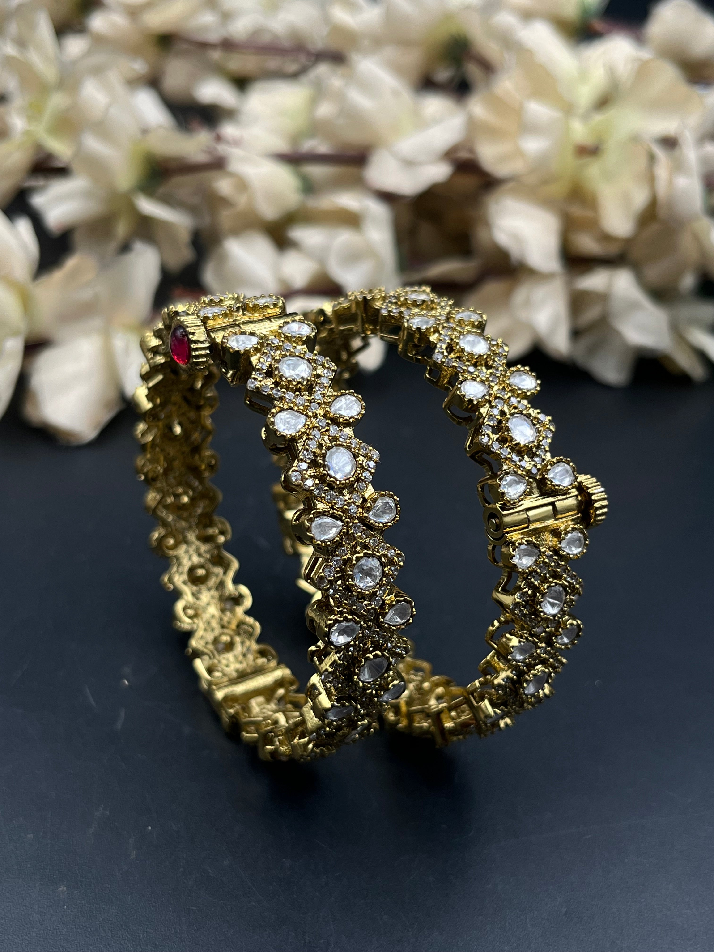ROSHNI BANGLES