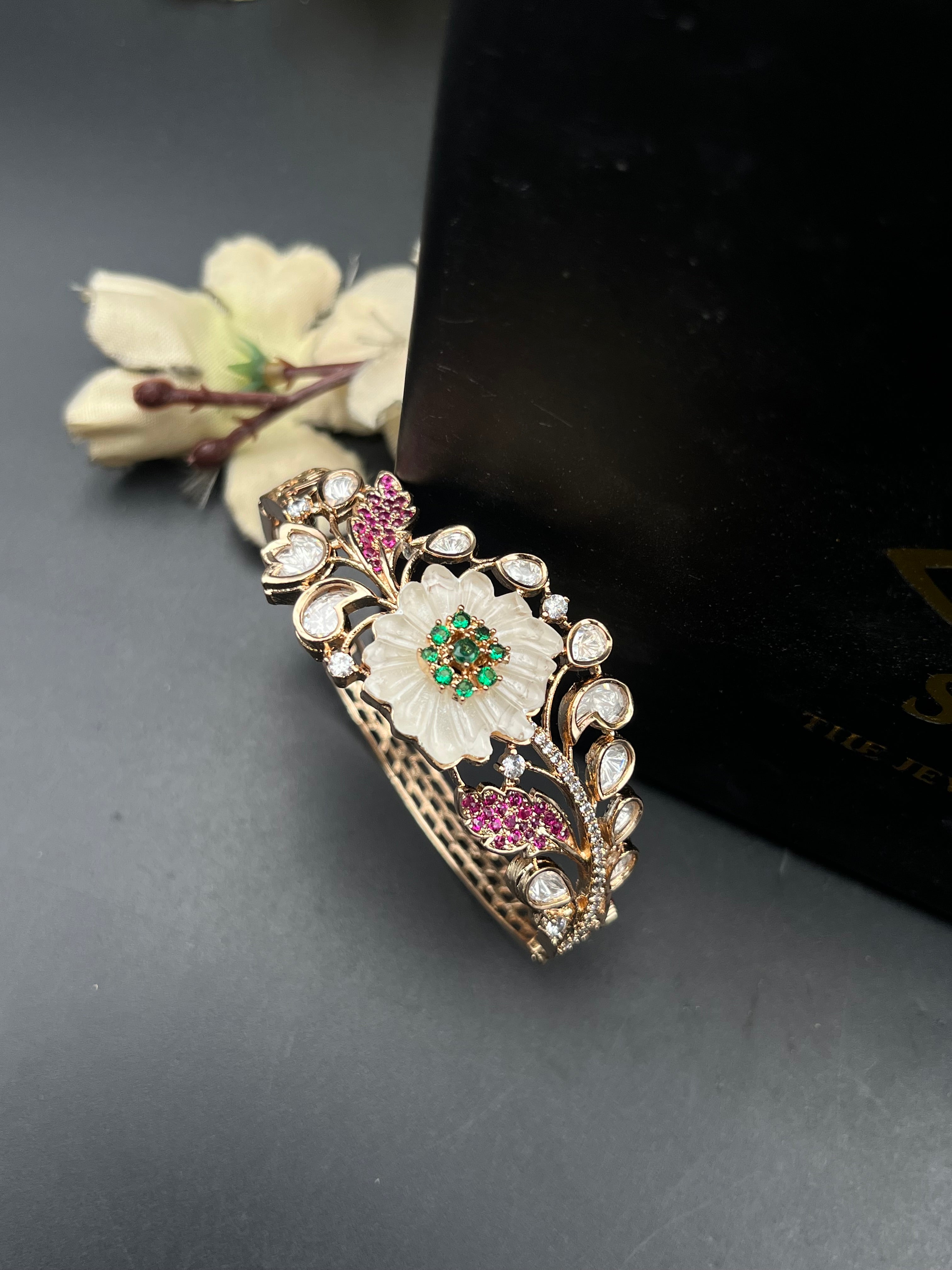 DIVYA BRACELET