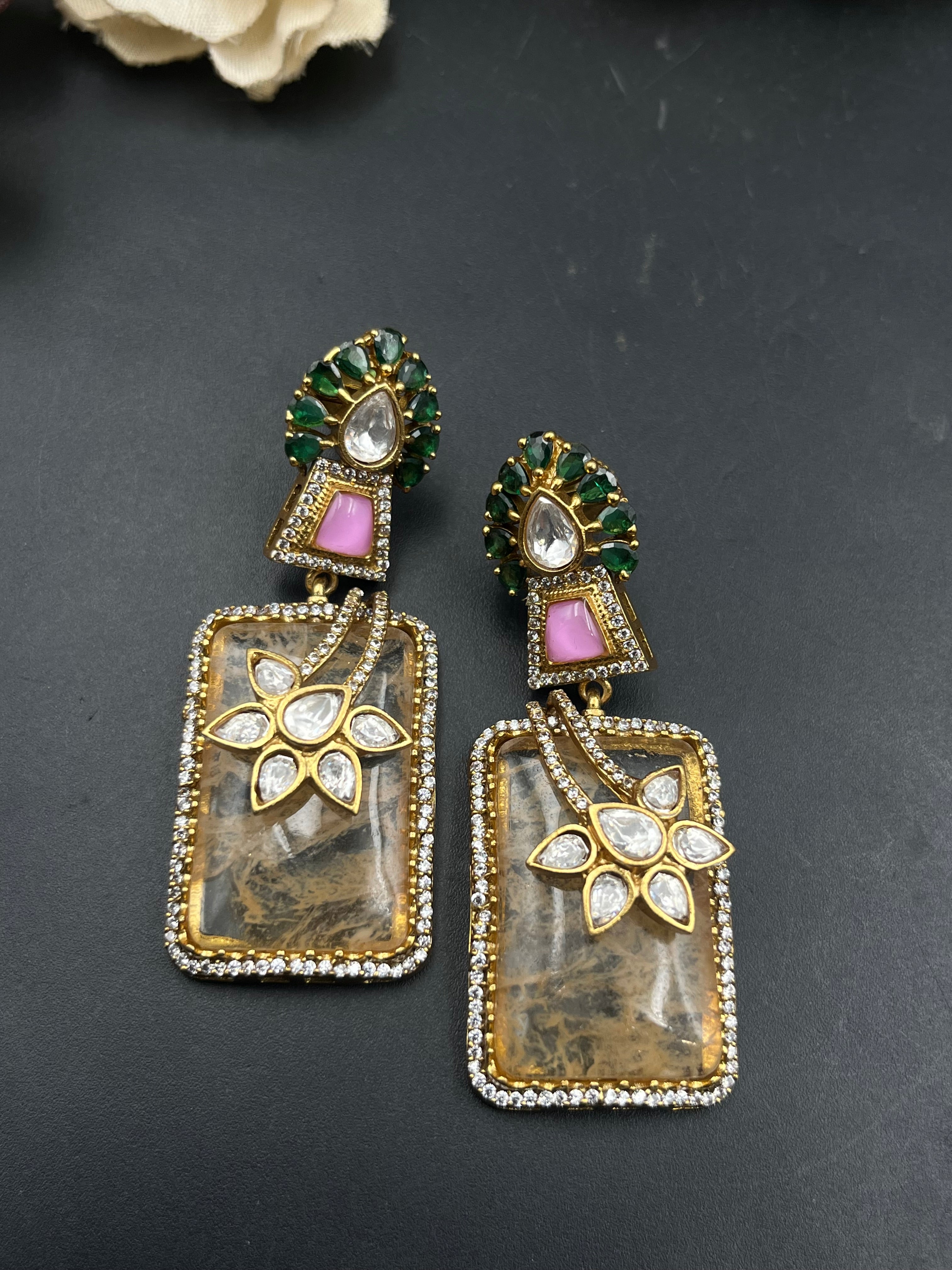 PRIYU EARRING