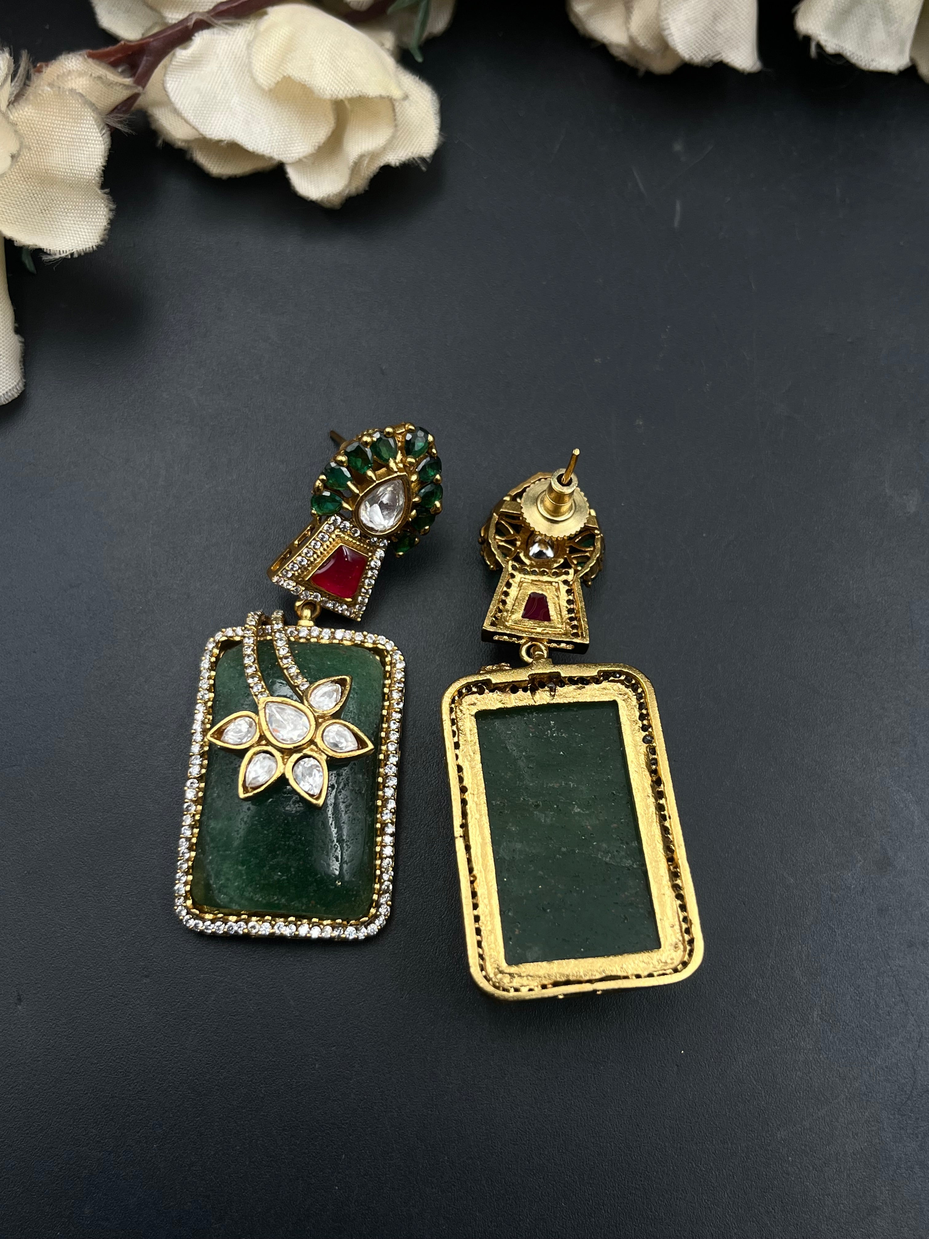 PRIYU EARRING