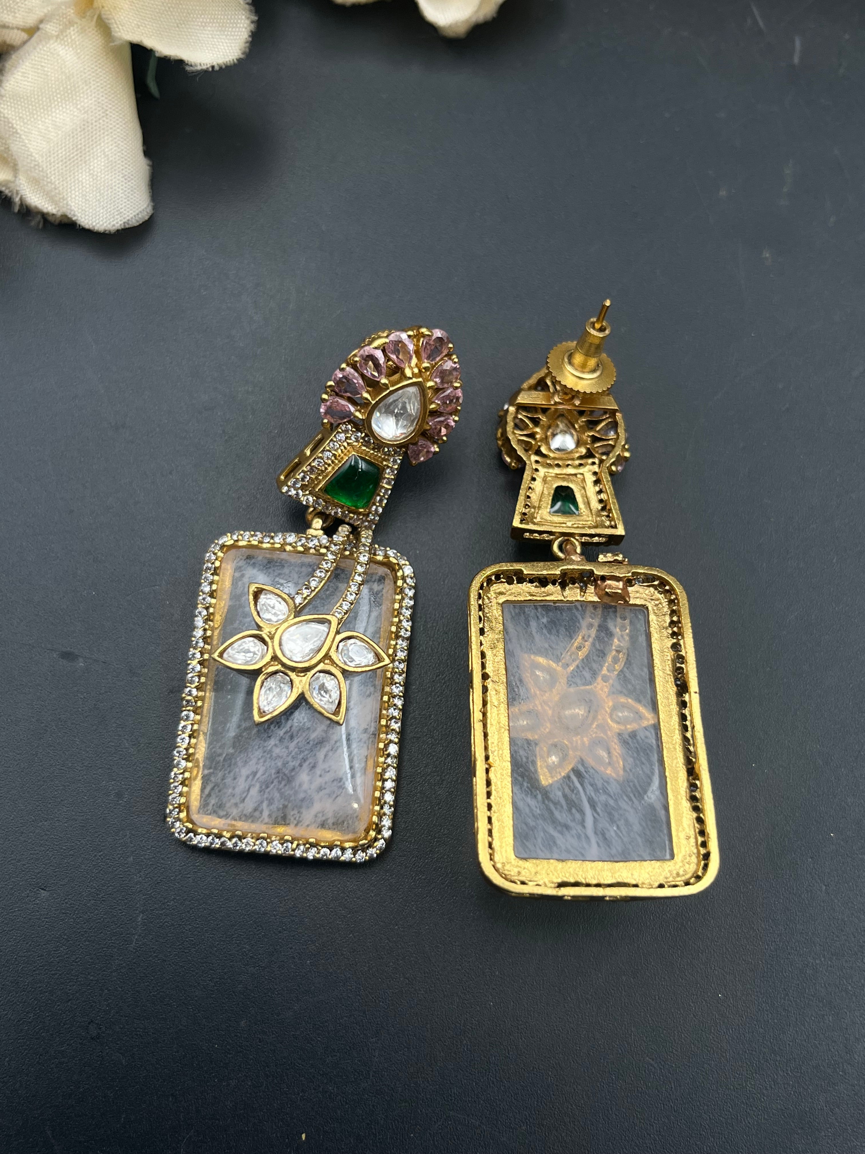 PRIYU EARRING