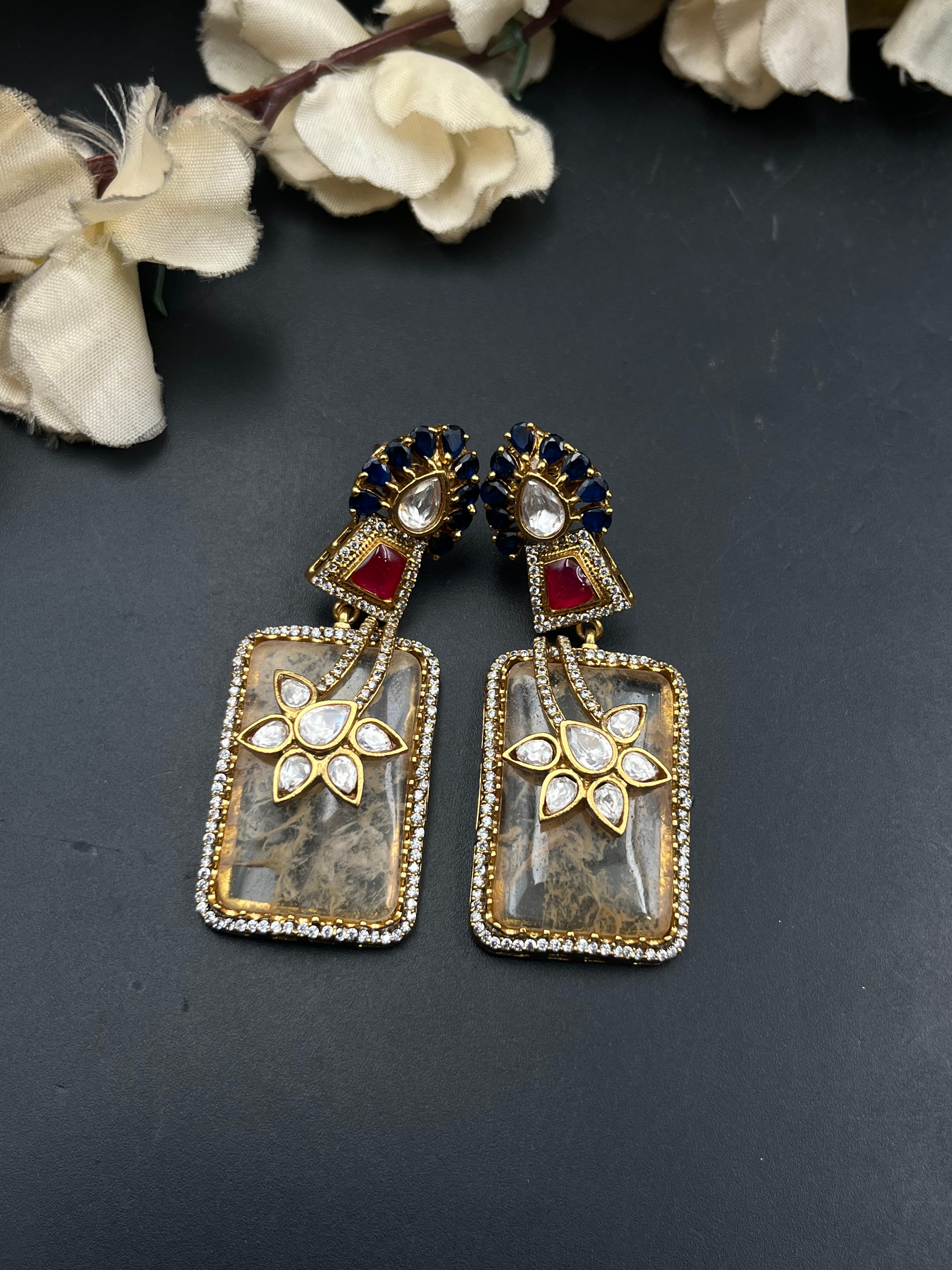 PRIYU EARRING