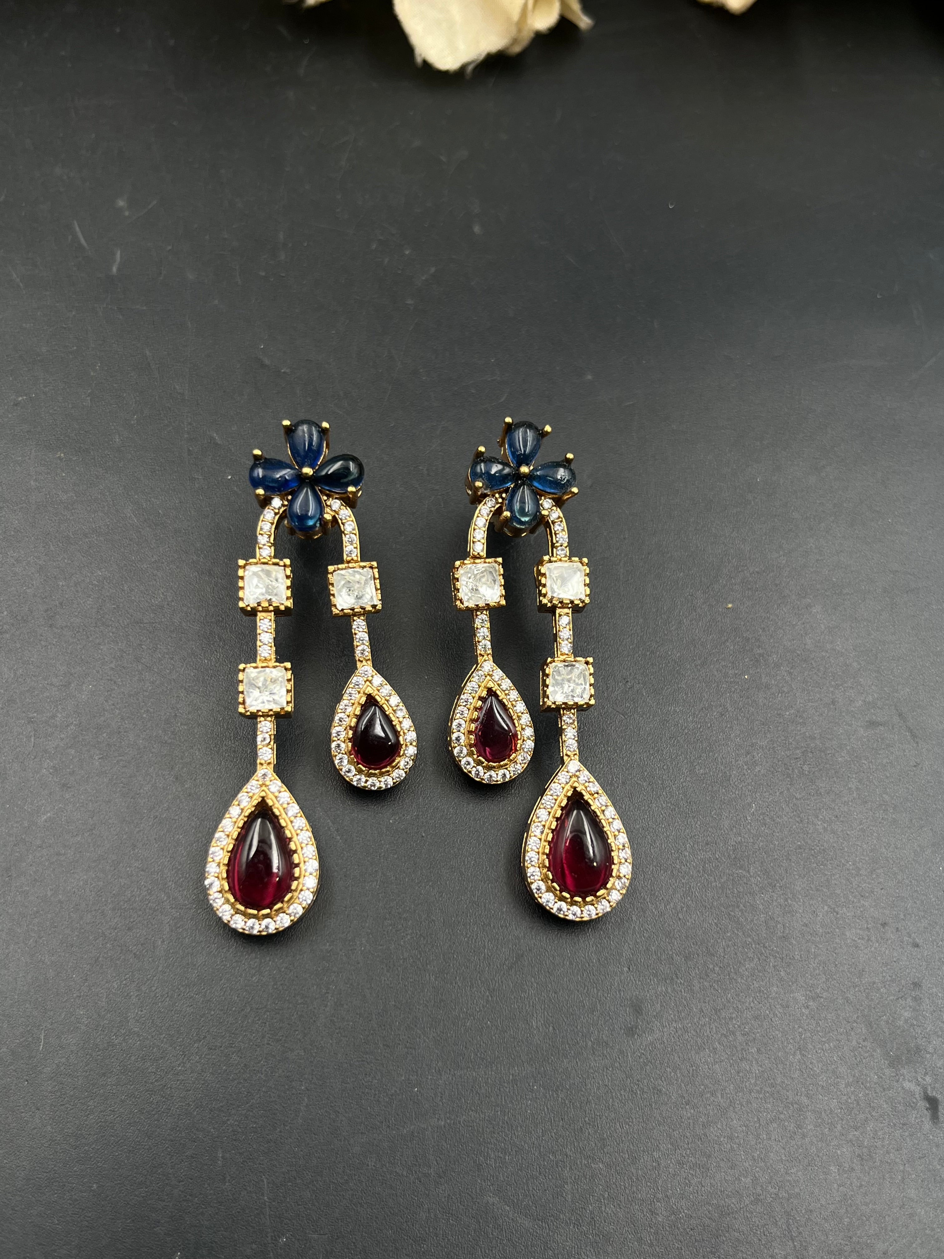 NERU EARRING